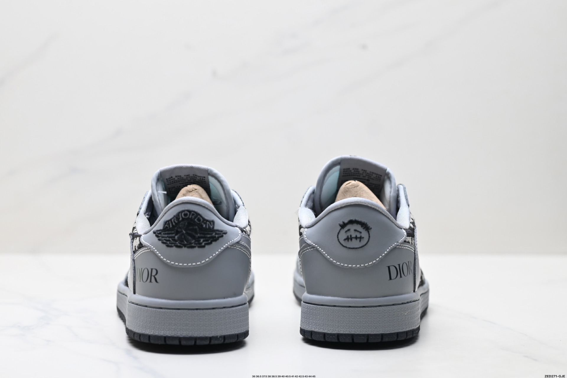 Nike Air Jordan 1 x Travis Scott AJ1倒勾 乔一倒钩 ‘DIY’定制 耐克 低帮文化篮球鞋  LD2025-031