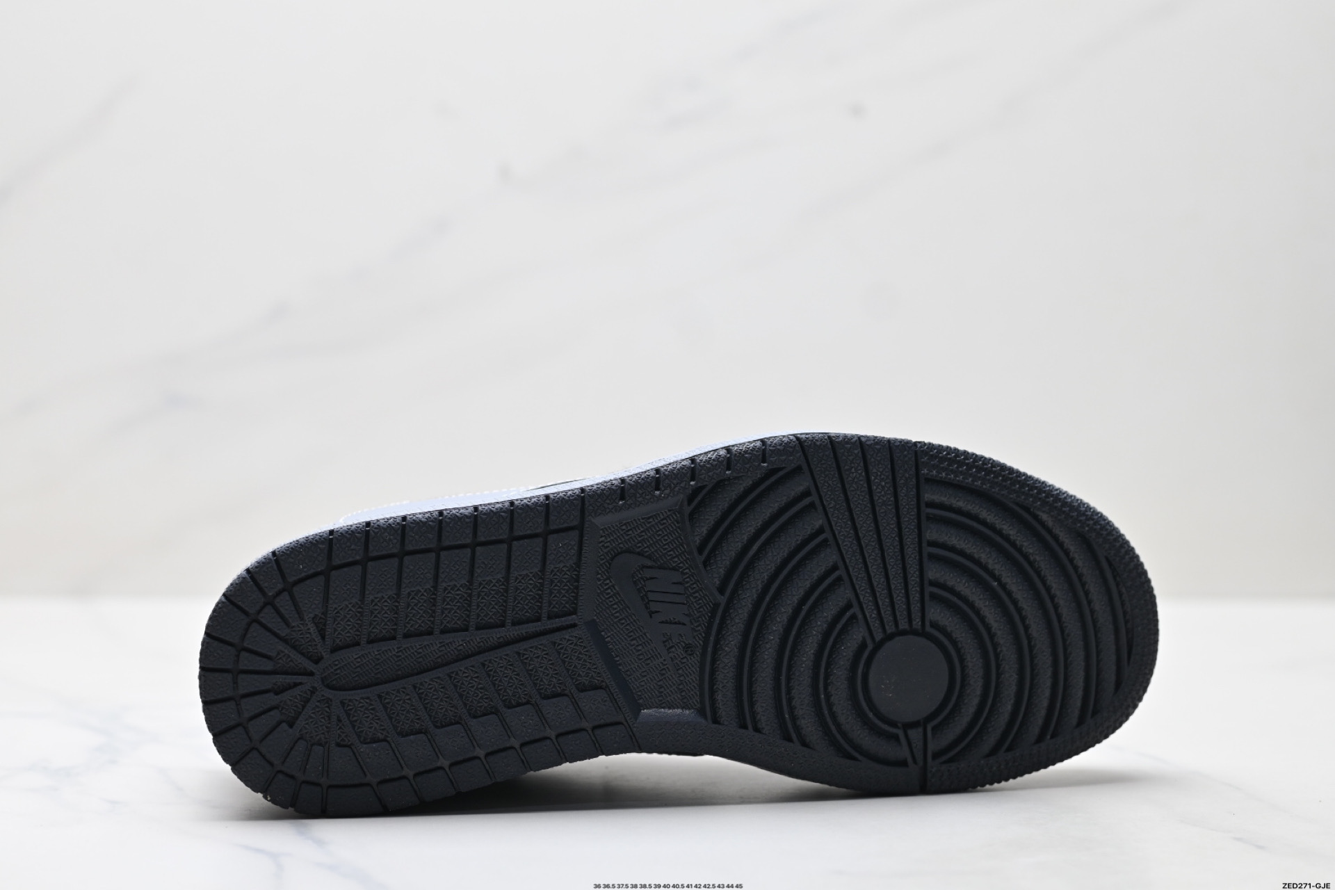 Nike Air Jordan 1 x Travis Scott AJ1倒勾 乔一倒钩 ‘DIY’定制 耐克 低帮文化篮球鞋  LD2025-031