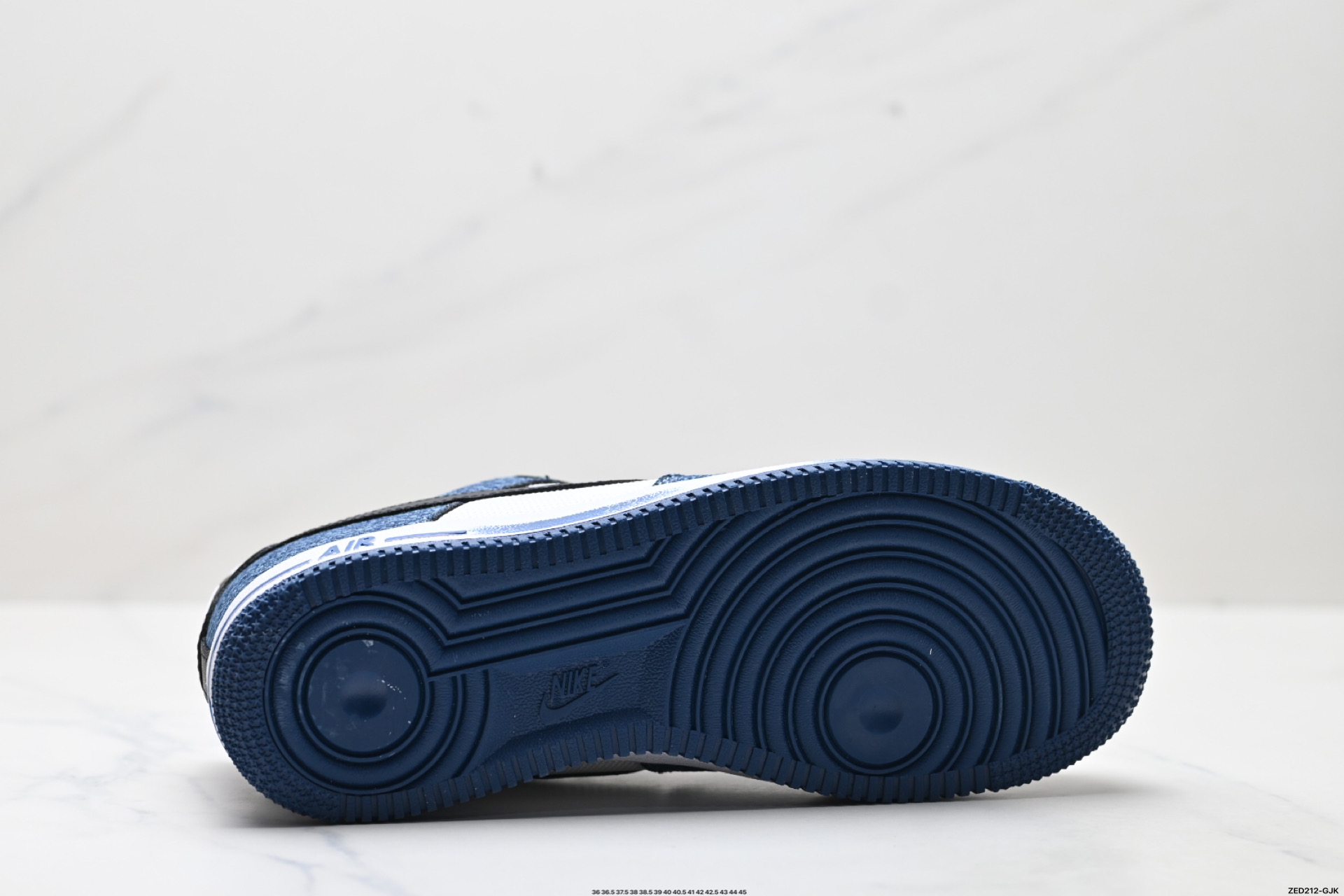 NIKE AIR FORCE 1‘07 ZH0316-089