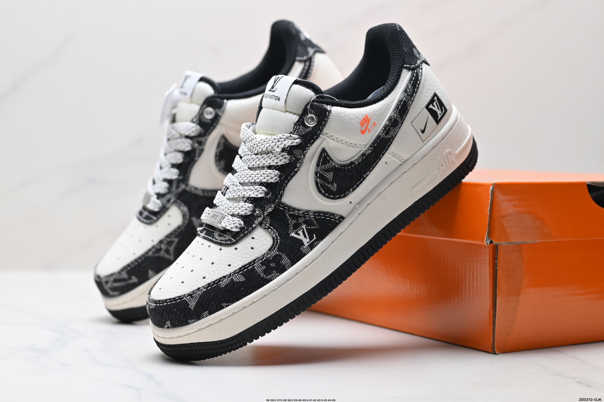 NIKE AIR FORCE 1‘07 LV8 YX5066-353