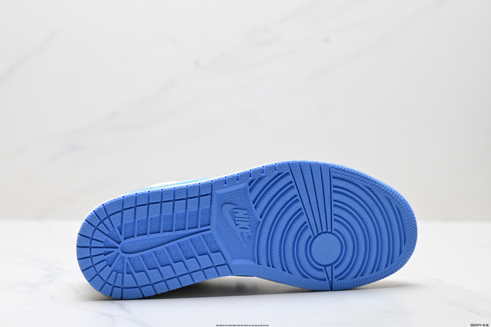 Nike Air Jordan 1 x Travis Scott AJ1倒勾 乔一倒钩 ‘DIY’定制 耐克 低帮文化篮球鞋 XS2024-068 Nike Air Jordan 1 x Travis Scott AJ1倒勾 乔一倒钩 ‘DIY’定制 耐克 低帮文化篮球鞋 XS2024-068