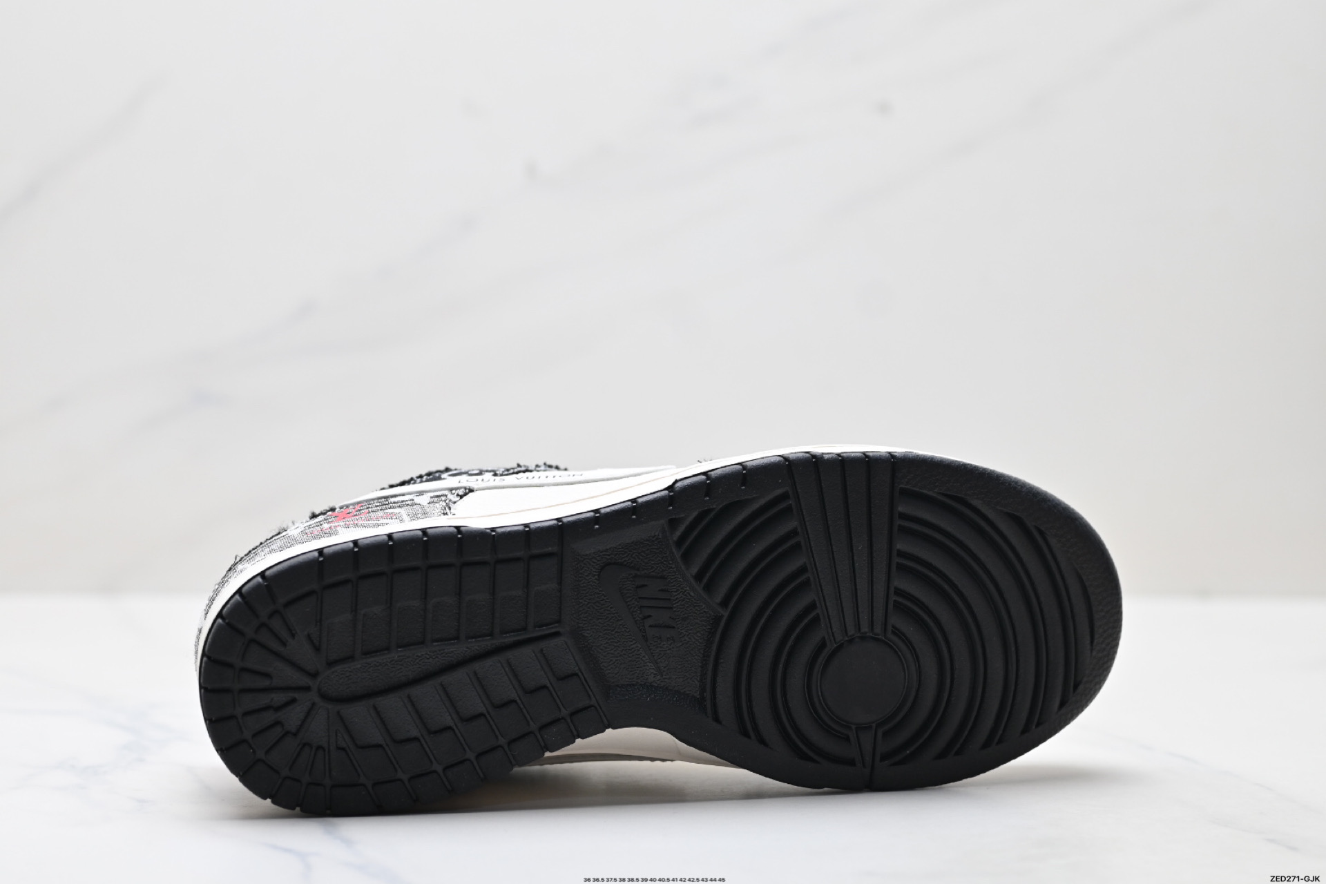 Nike Dunk Low Retro ‘DIY高端定制’耐克 低帮休闲运动板鞋 FC1688-233 Nike Dunk Low Retro ‘DIY高端定制’耐克 低帮休闲运动板鞋 FC1688-233