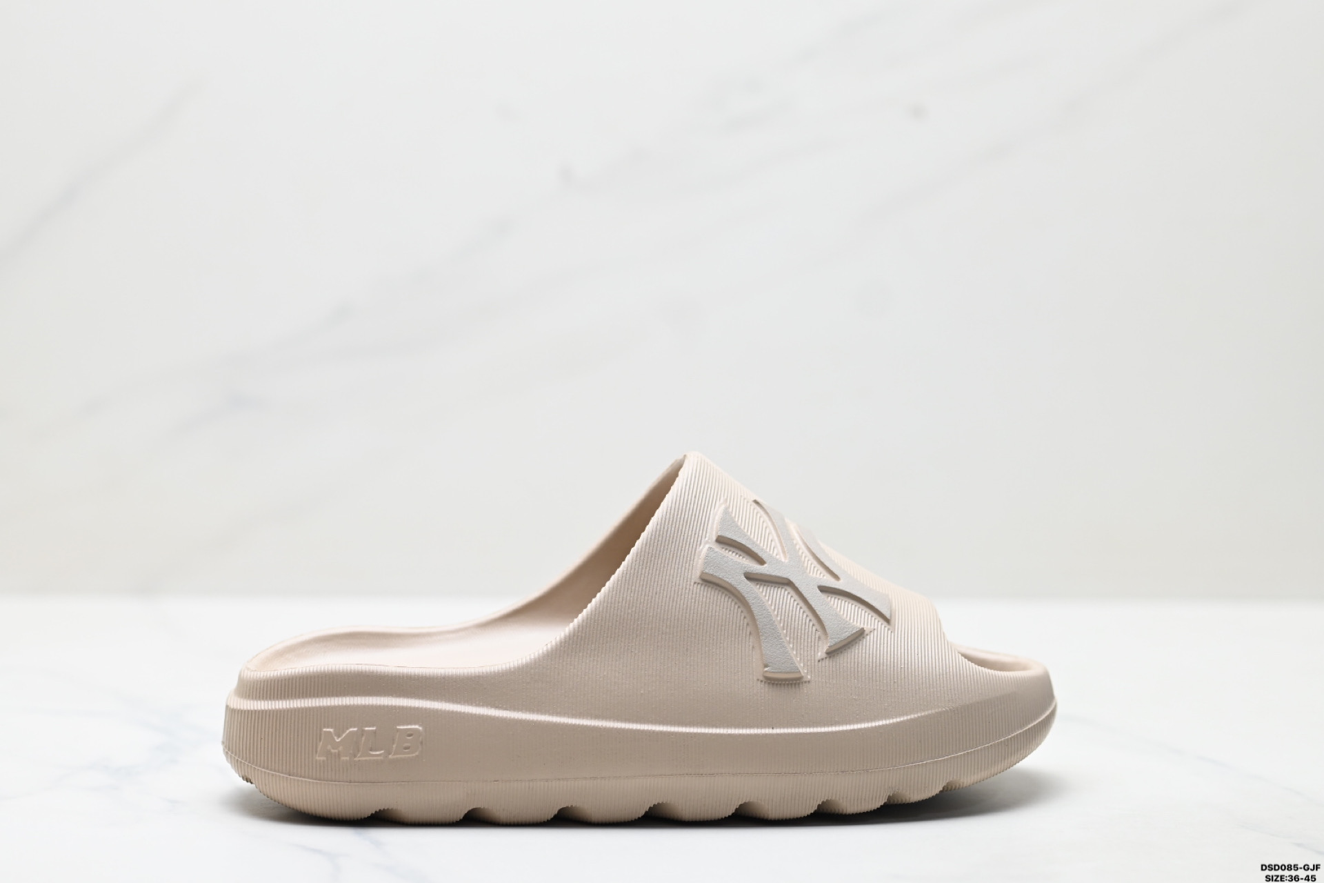 MLB 纽约洋基队 Skipper Slide 百搭舒适 防滑防磨一字拖鞋 3ALPS0153