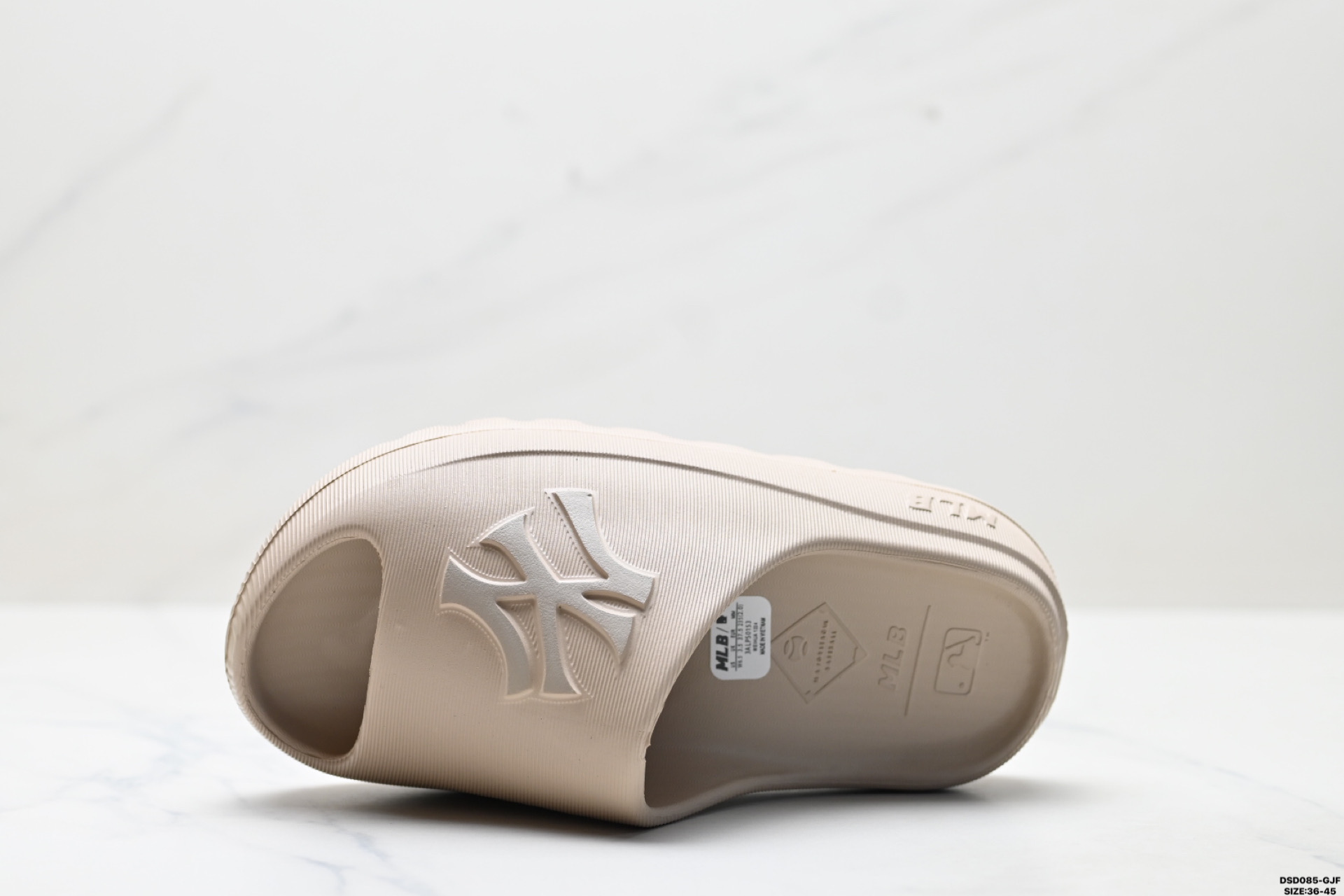 MLB 纽约洋基队 Skipper Slide 百搭舒适 防滑防磨一字拖鞋 3ALPS0153