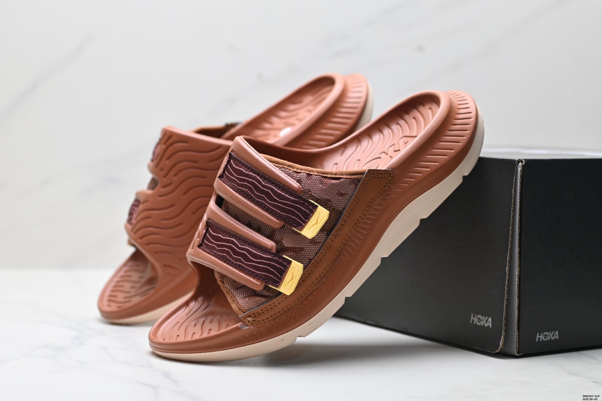 HOKA ONE ONE ORA Luxe 休闲透气舒缓 橡胶底防滑一字拖鞋 1134150-莆田鞋,莆田鞋货源,高仿鞋,高仿鞋货源,安福档口,莆田高仿鞋,莆田鞋批发,高仿鞋批发,莆田高仿运动鞋,高仿运动鞋,莆田运动鞋 HOKA ONE ONE ORA Luxe 休闲透气舒缓 橡胶底防滑一字拖鞋 1134150