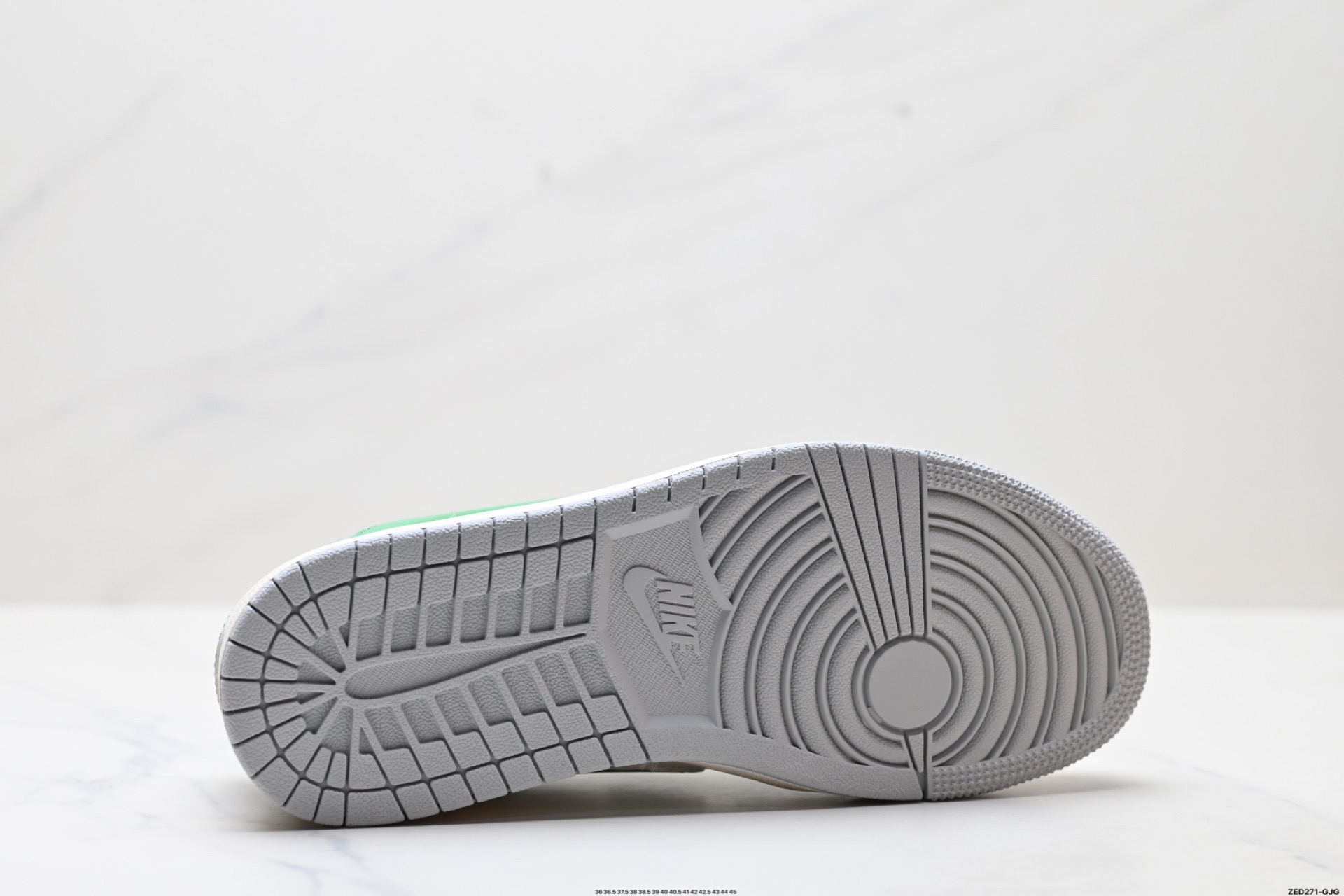 Nike Air Jordan 1 x Travis Scott AJ1倒勾 乔一倒钩 ‘DIY’定制 耐克 低帮文化篮球鞋 ZH2598-166-High Quatity Cheap Brand wholesale wholesaler seller Clothes Bags handbags Sneakers Top Fashion Clothing Shoes from China Factory Chinese suppliers best Quality Beautiful Price Nike Air Jordan 1 x Travis Scott AJ1倒勾 乔一倒钩 ‘DIY’定制 耐克 低帮文化篮球鞋 ZH2598-166