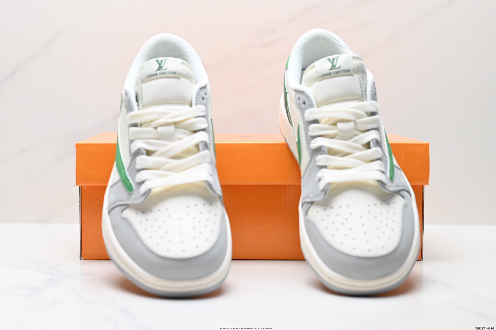 Nike Air Jordan 1 x Travis Scott AJ1倒勾 乔一倒钩 ‘DIY’定制 耐克 低帮文化篮球鞋 ZH2598-166-High Quatity Cheap Brand wholesale wholesaler seller Clothes Bags handbags Sneakers Top Fashion Clothing Shoes from China Factory Chinese suppliers best Quality Beautiful Price Nike Air Jordan 1 x Travis Scott AJ1倒勾 乔一倒钩 ‘DIY’定制 耐克 低帮文化篮球鞋 ZH2598-166