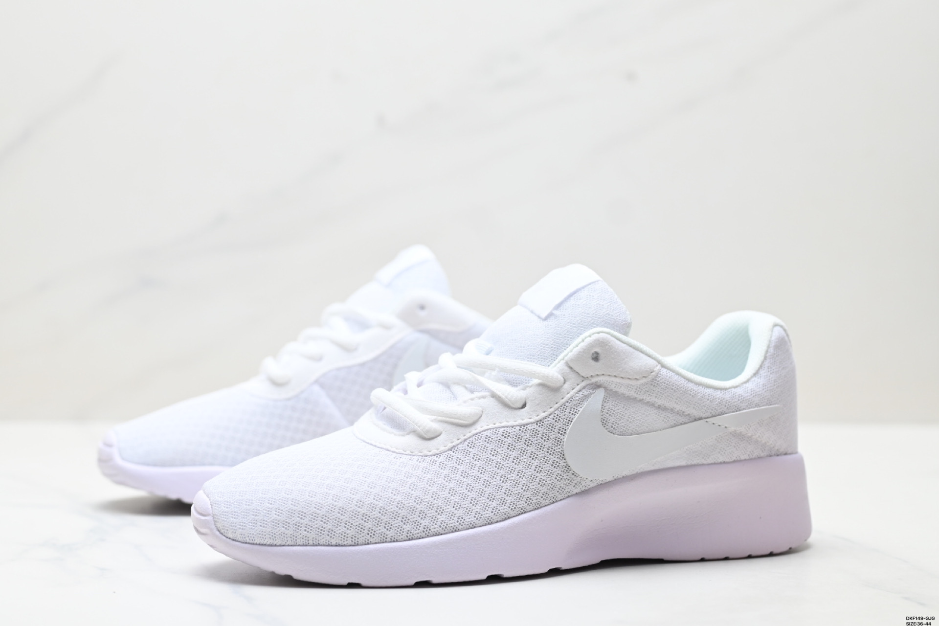 Nike Tanjun: Zapatillas Deportivas Ligeras y Cómodas para tu Día a Día 5 i1750004041818 4973 0 3