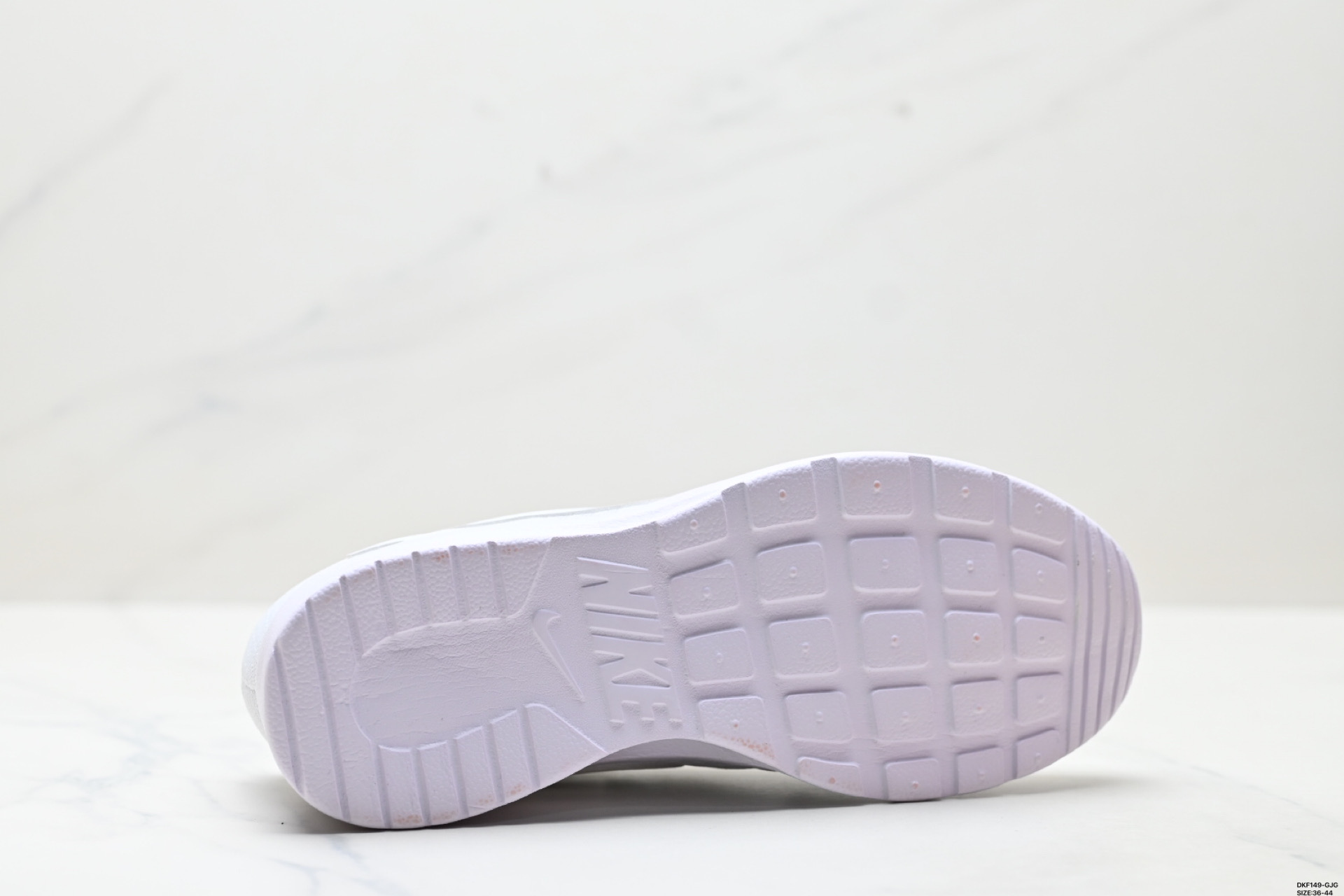 Nike Tanjun: Zapatillas Deportivas Ligeras y Cómodas para tu Día a Día 10 i1750004042618 3252 0 8