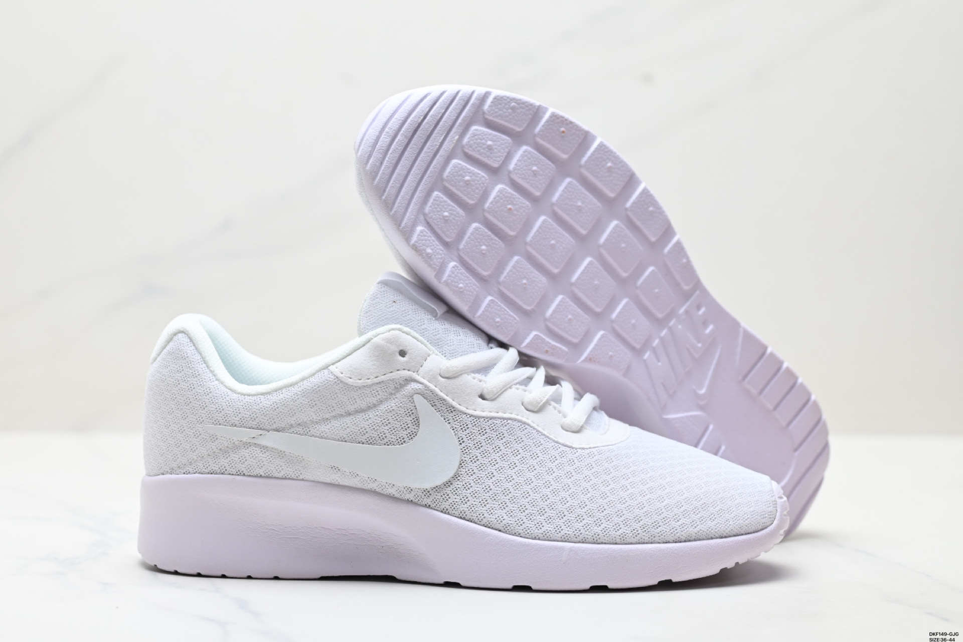 Nike Tanjun: Zapatillas Deportivas Ligeras y Cómodas para tu Día a Día 6 i1750004042619 6374 0 4
