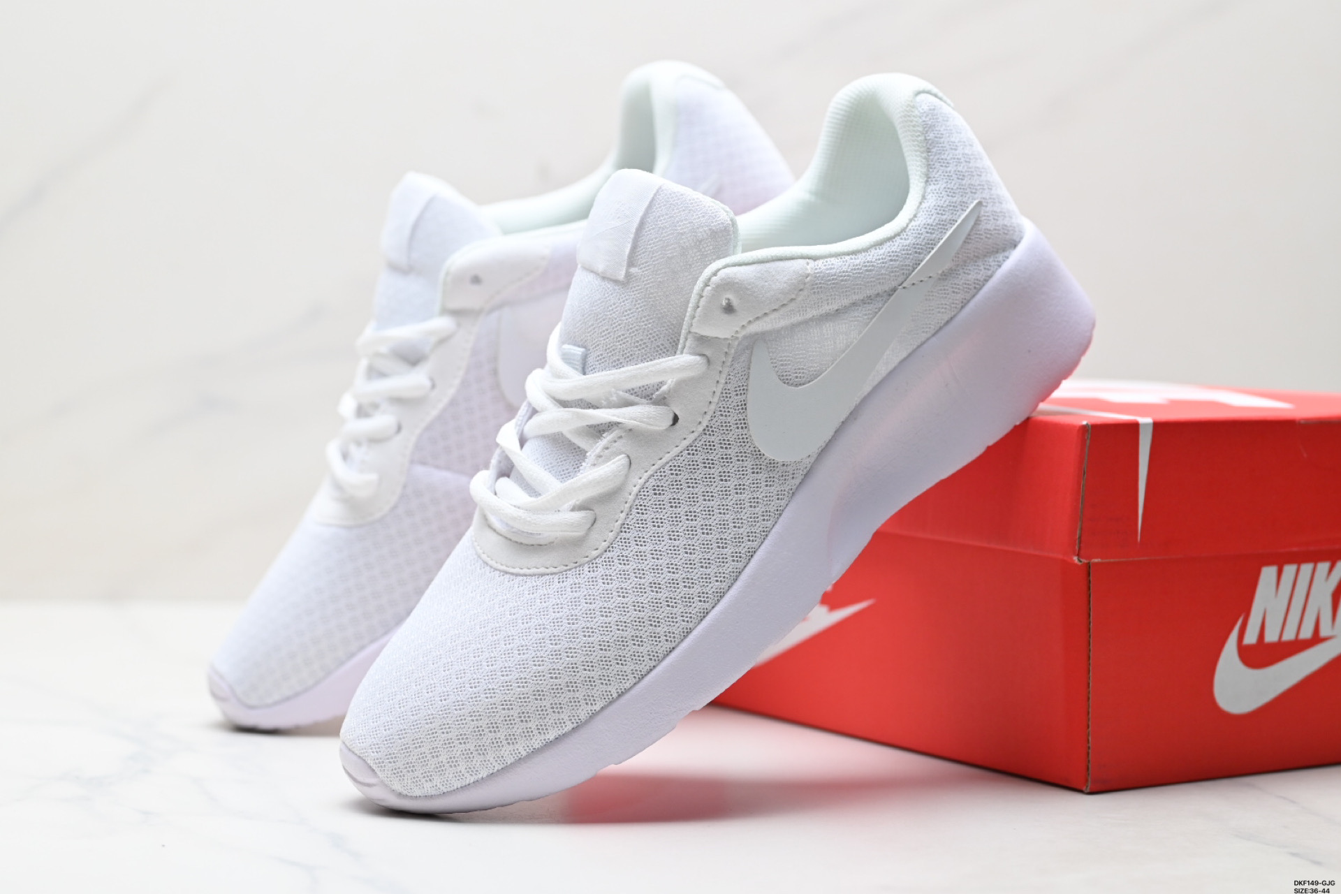 Nike Tanjun: Zapatillas Deportivas Ligeras y Cómodas para tu Día a Día 9 i1750004042620 8473 0 7