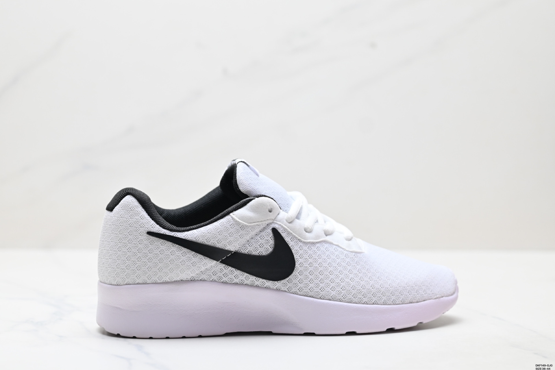 Nike Tanjun: Comodidad, Ligereza y Estilo Urbano en Cada Paso 5 i1750004093031 1580 0 0