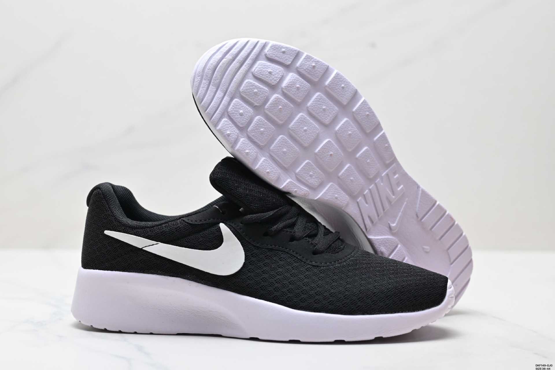 Nike Tanjun: Comodidad, Estilo y Rendimiento en Cada Paso (812654-011) 6 i1750004137576 7268 0 4