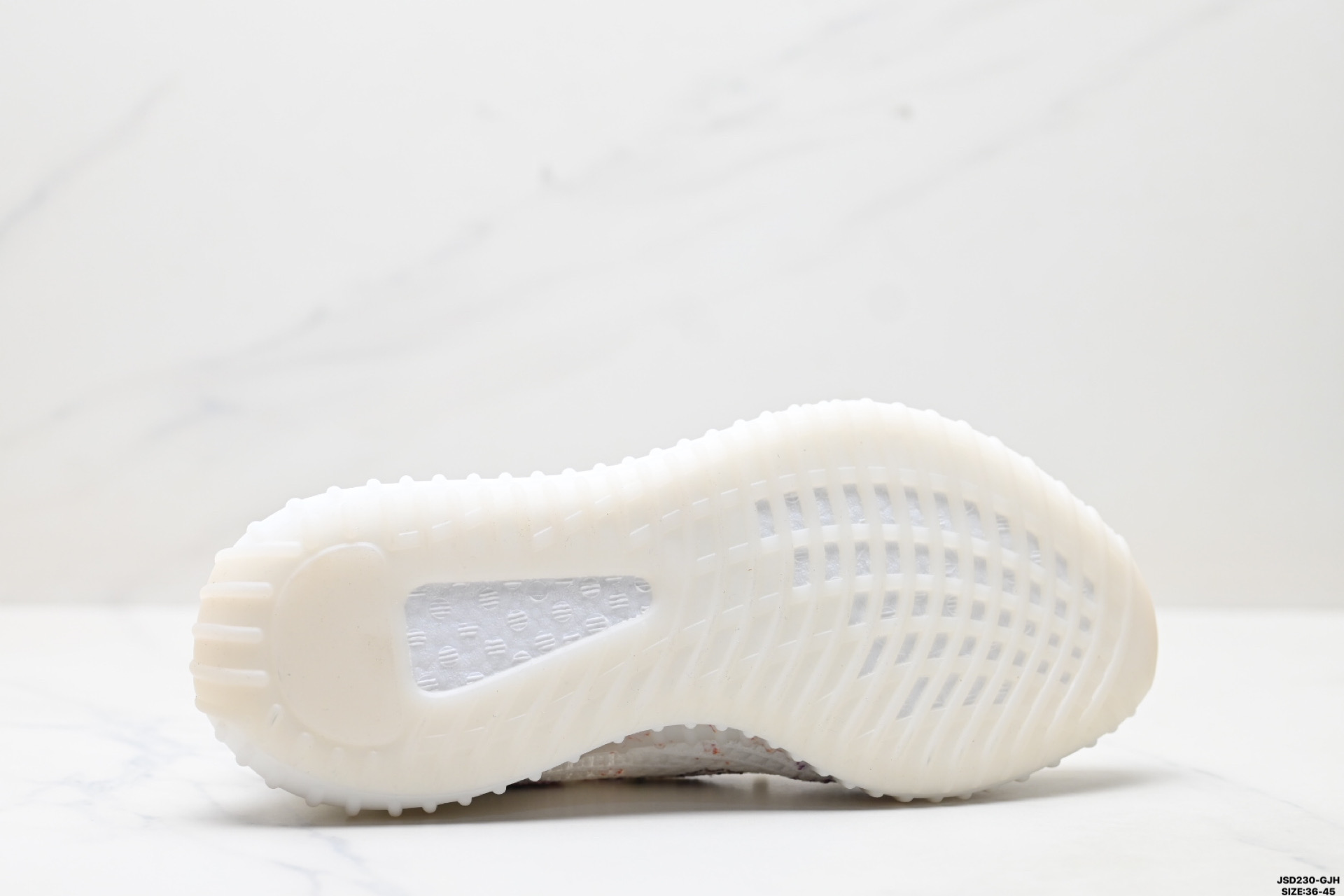 Adidas Yeezy Boost 350V2 椰子 镂空呼吸网纱材质慢跑鞋