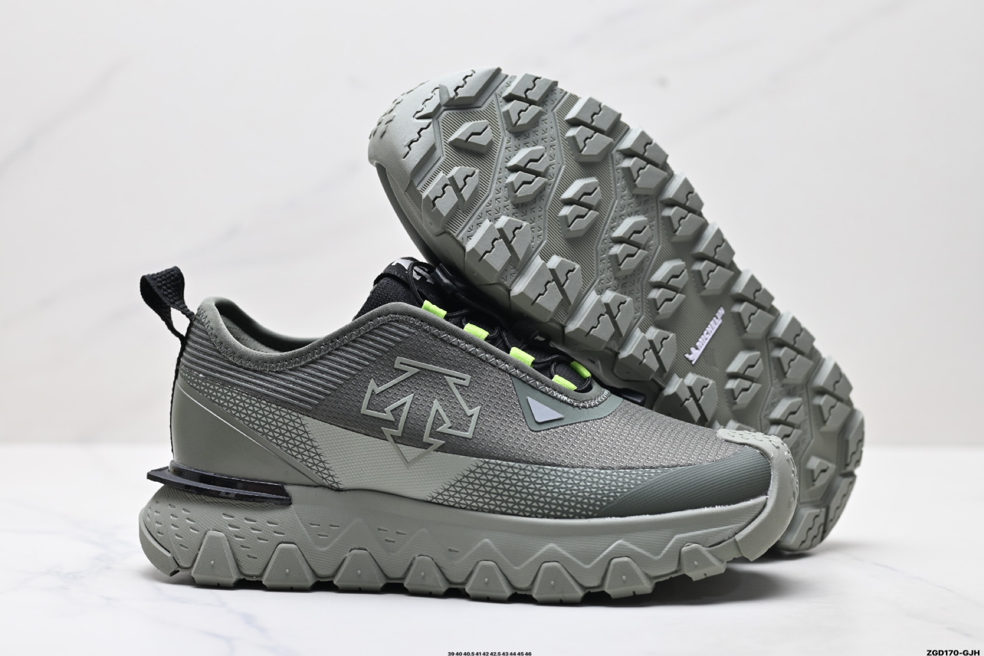 迪桑特DESCENTE SKI STYLE系列 SNOW RIDE 潮流运动 防滑耐磨低帮 登山鞋 D5131SSN51