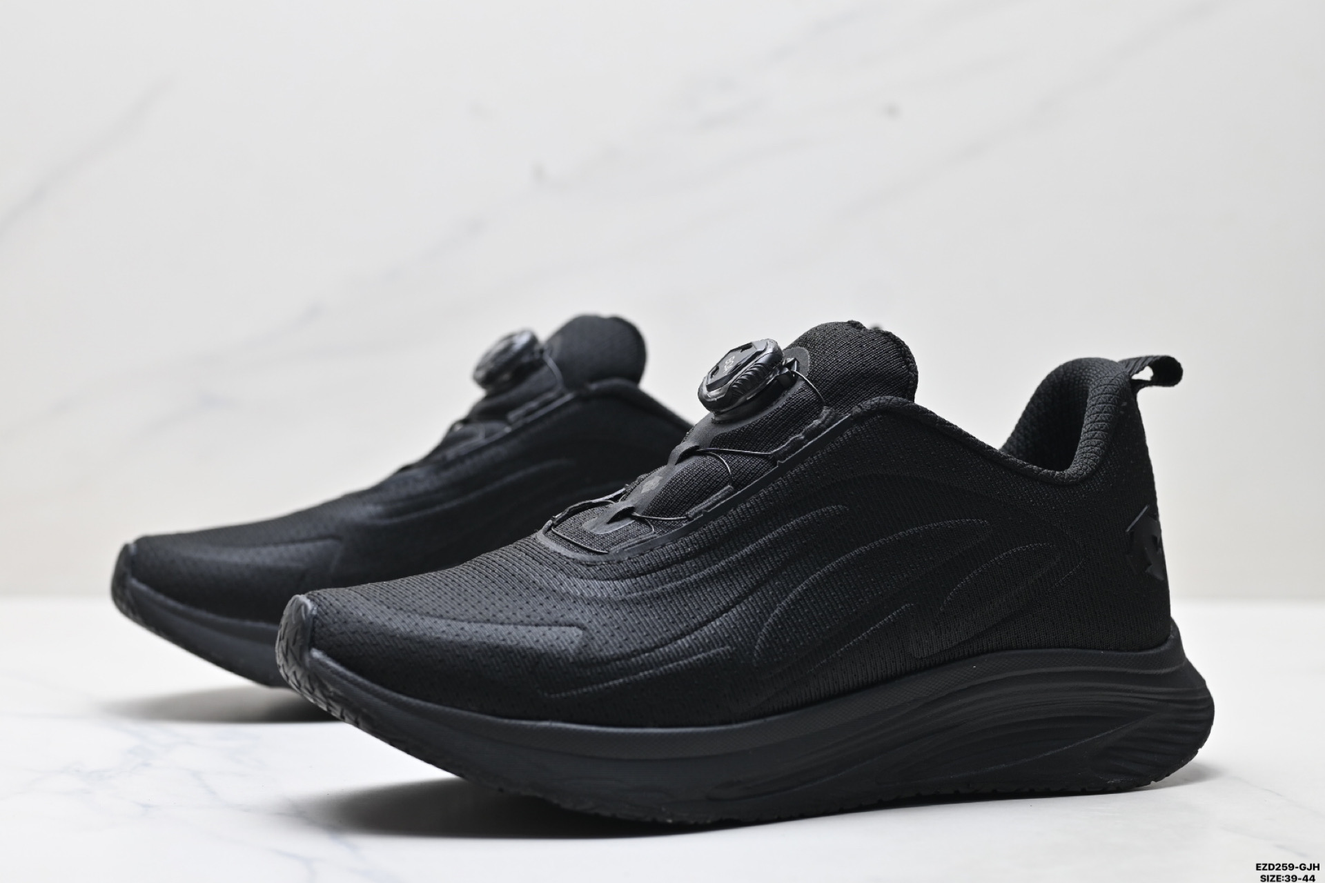 纯原迪桑特DESCENTE Enerzite系列 耐磨防滑减震透气 低帮跑步鞋 D3331RRN3B