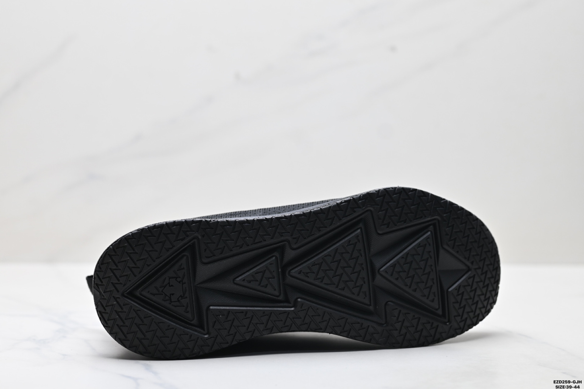 纯原迪桑特DESCENTE Enerzite系列 耐磨防滑减震透气 低帮跑步鞋 D3331RRN3B