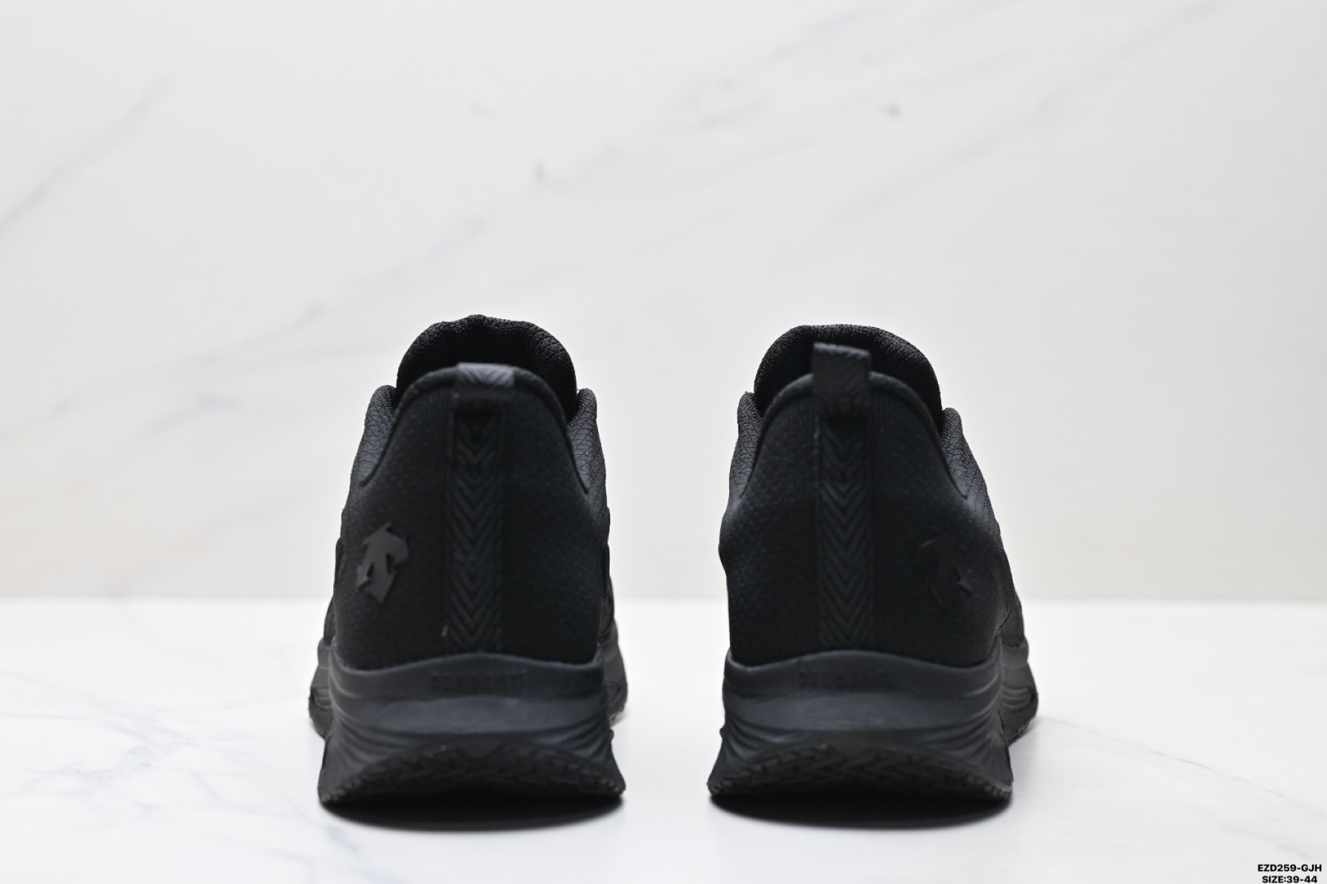 纯原迪桑特DESCENTE Enerzite系列 耐磨防滑减震透气 低帮跑步鞋 D3331RRN3B