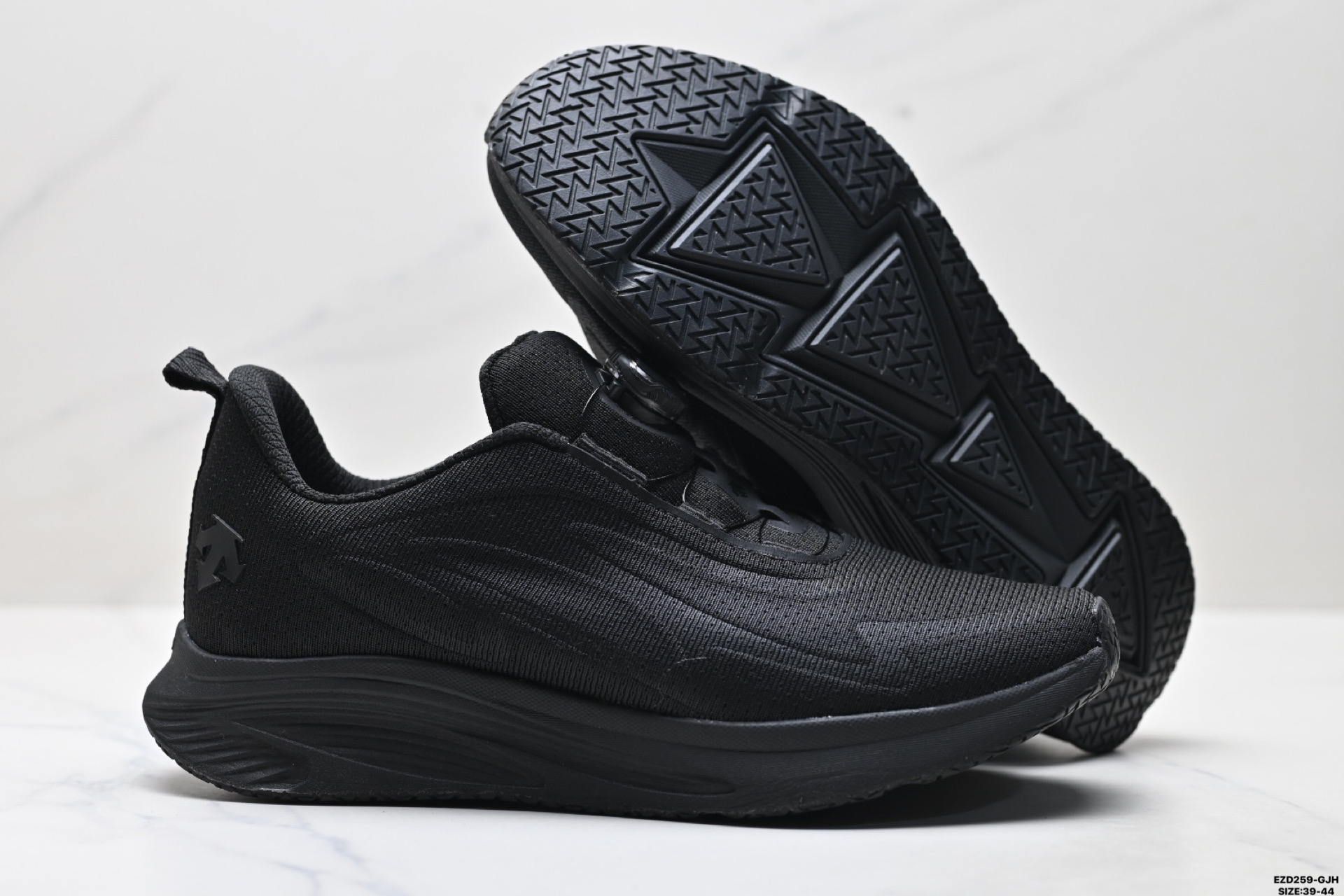 纯原迪桑特DESCENTE Enerzite系列 耐磨防滑减震透气 低帮跑步鞋 D3331RRN3B