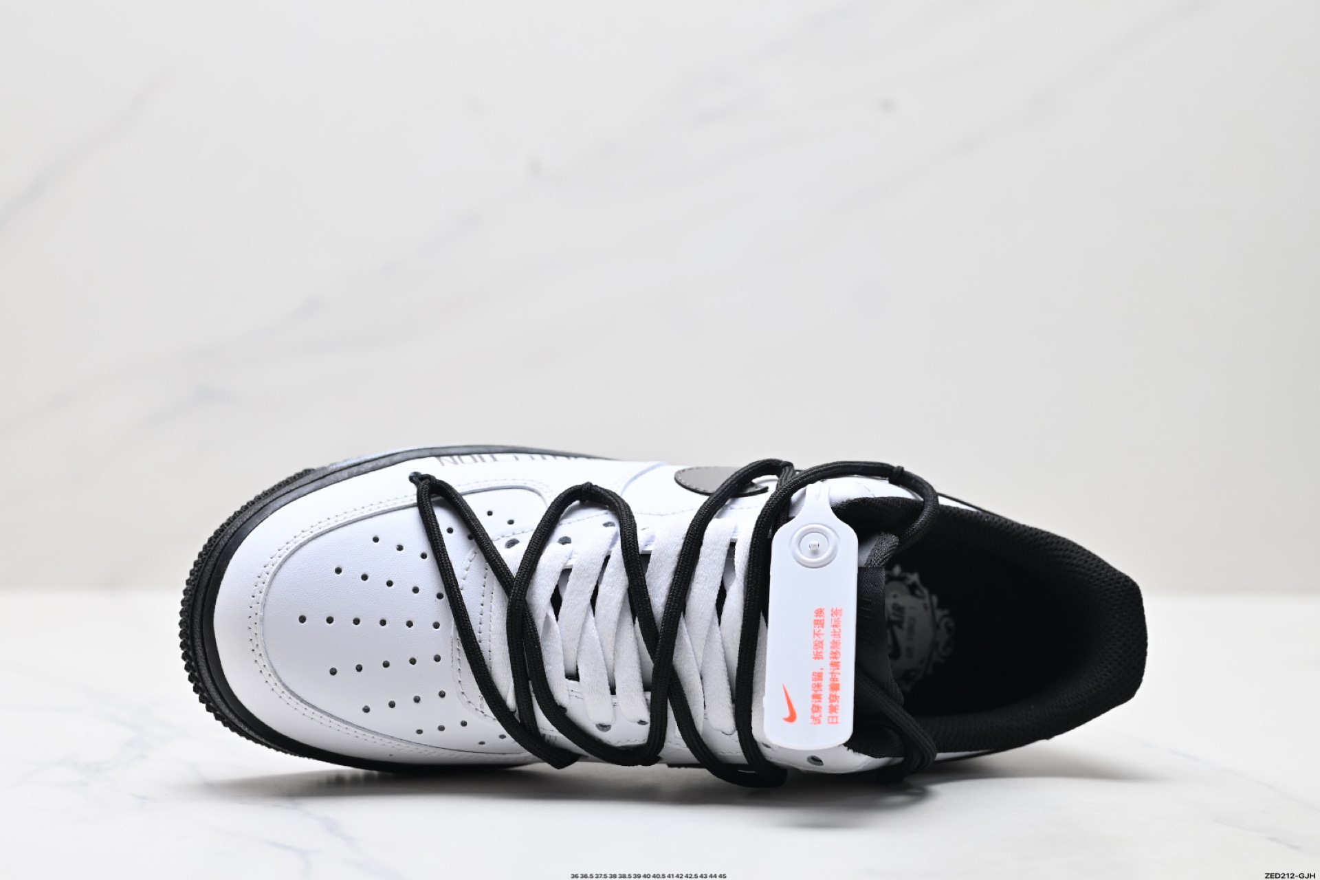 NIKE AIR FORCE 1‘07 ZH0316-086