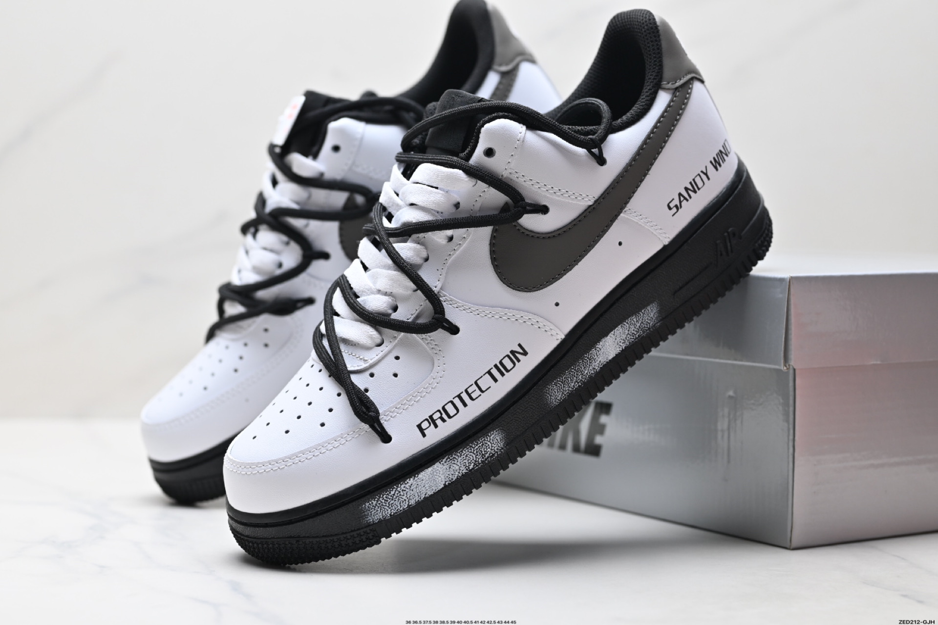 NIKE AIR FORCE 1‘07 ZH0316-086