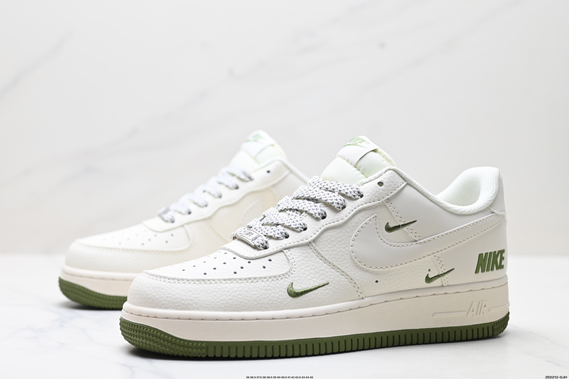 NIKE AIR FORCE 1‘07 LV8 XX3168-182