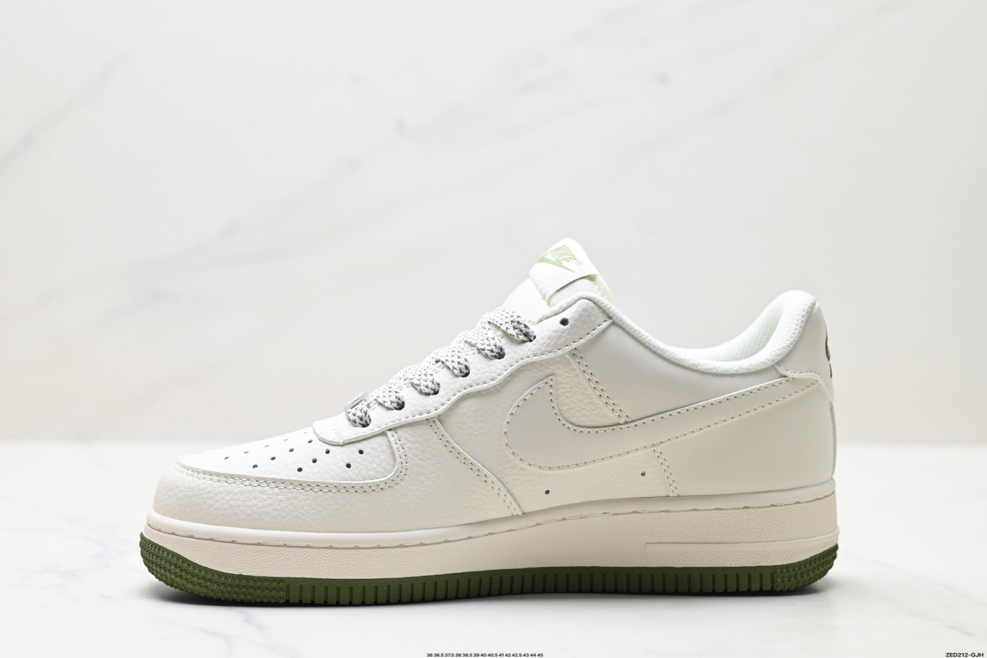 NIKE AIR FORCE 1‘07 LV8 XX3168-182