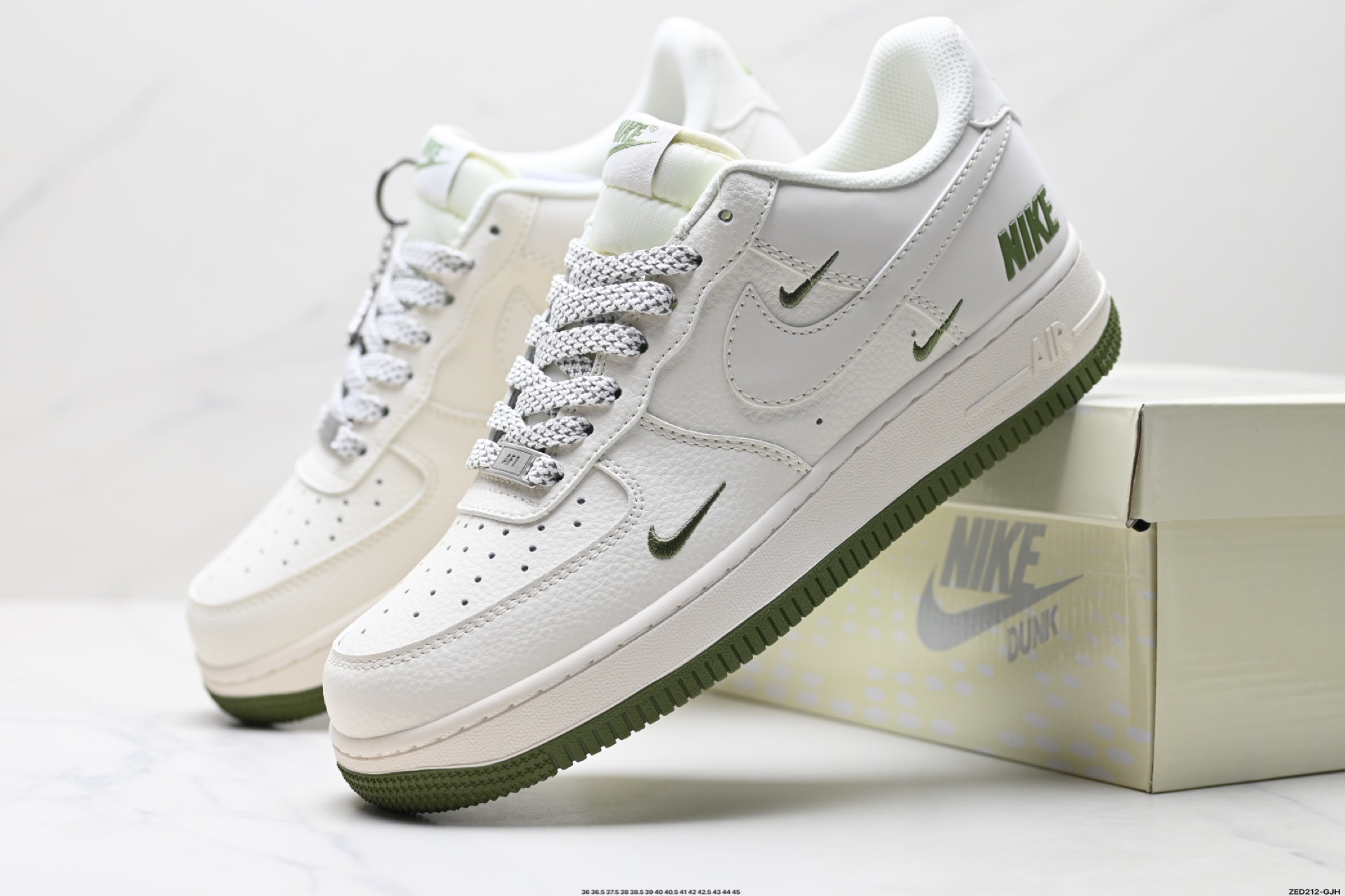 NIKE AIR FORCE 1‘07 LV8 XX3168-182