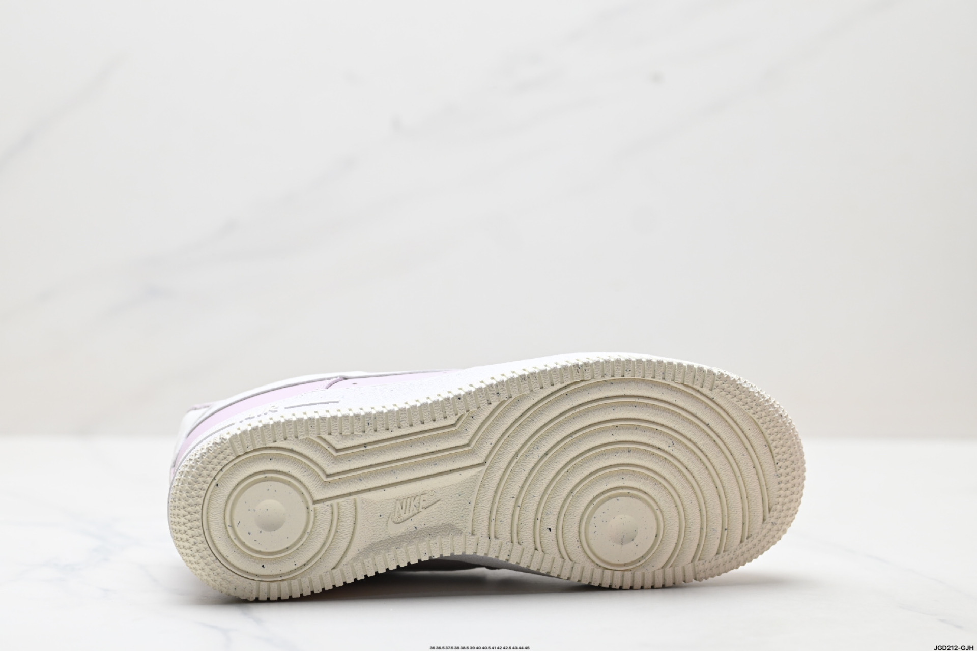 NIKE AIR FORCE 1‘07 DV3808-001