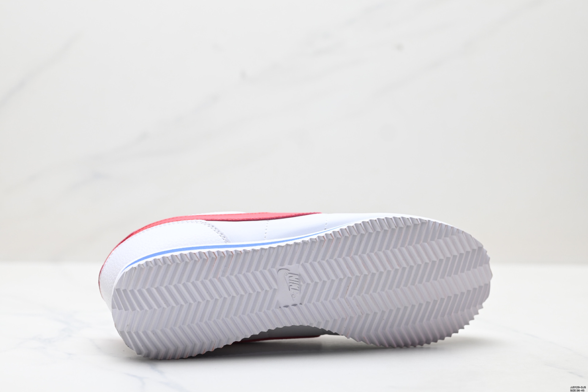 Nike Classic Cortez Basic SL: Comodidad y Estilo Retro para Hombre 10 i1750177504053 6277 0 8