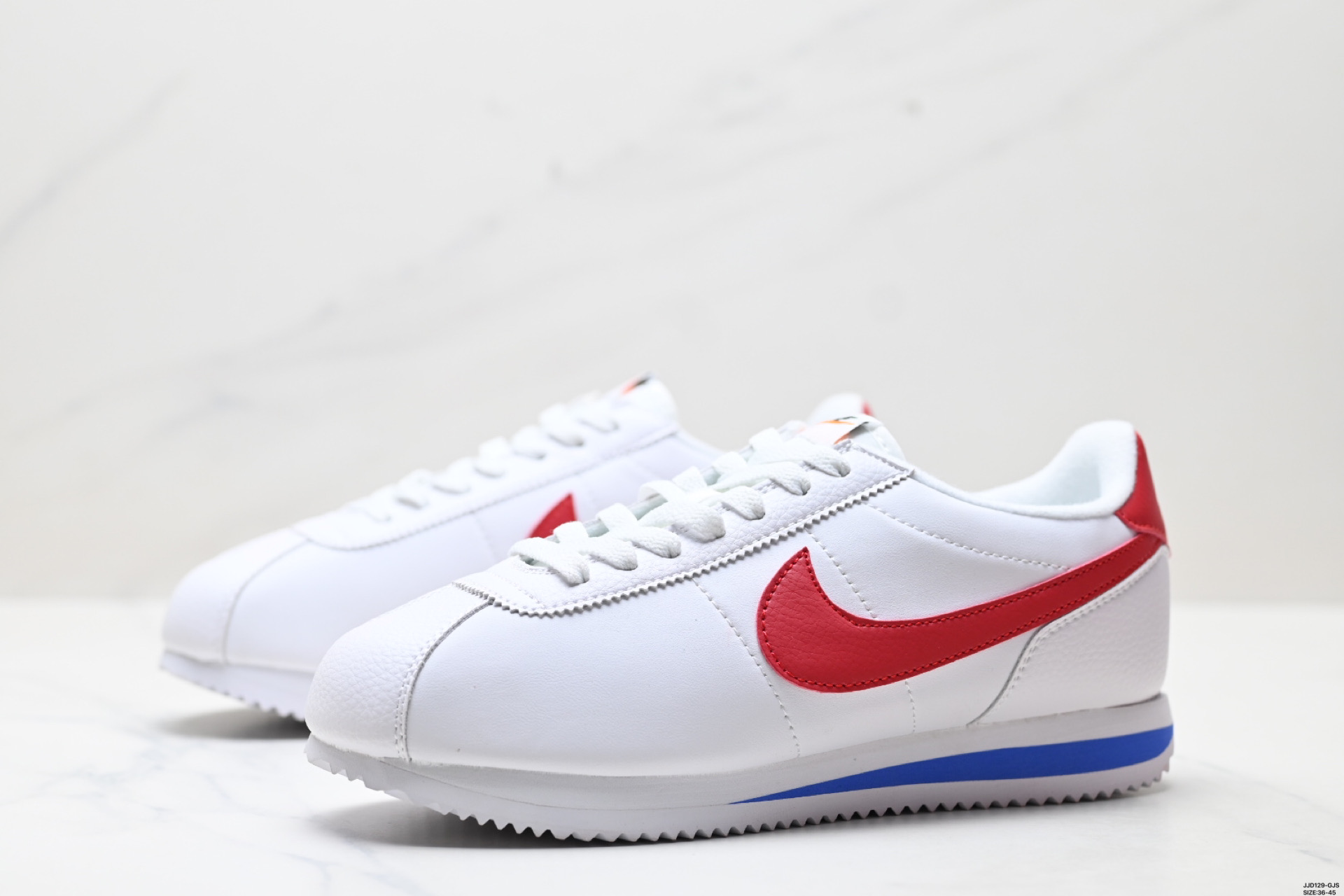 Nike Classic Cortez Basic SL: Comodidad y Estilo Retro para Hombre 5 i1750177504953 6801 0 3