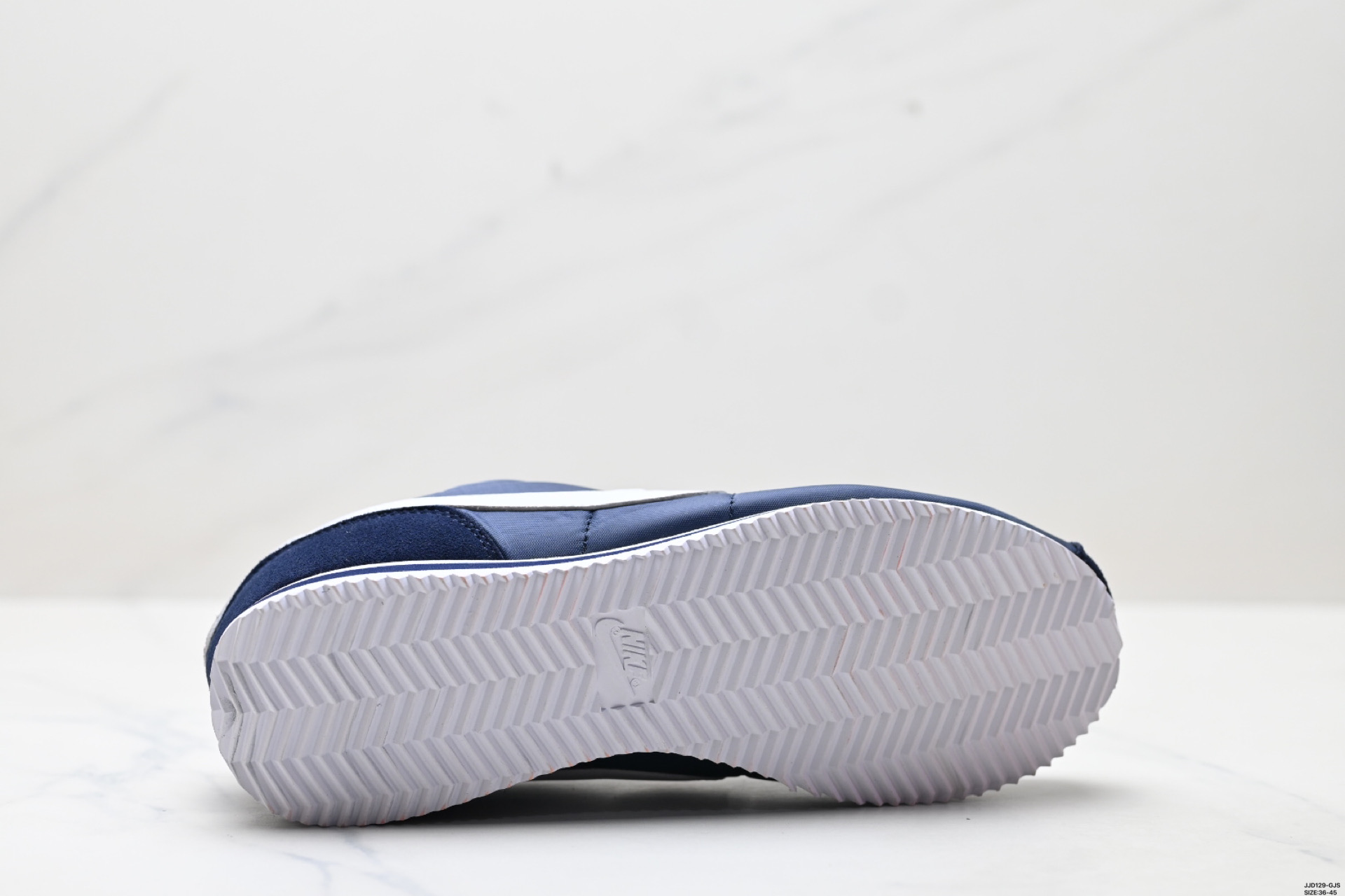 Nike Classic Cortez Basic SL耐克经典轻便舒适男子阿甘鞋休闲跑步鞋运动鞋 905614-100-High Quatity Cheap Brand wholesale wholesaler seller Clothes Bags handbags Sneakers Top Fashion Clothing Shoes from China Factory Chinese suppliers best Quality Beautiful Price Nike Classic Cortez Basic SL耐克经典轻便舒适男子阿甘鞋休闲跑步鞋运动鞋 905614-100