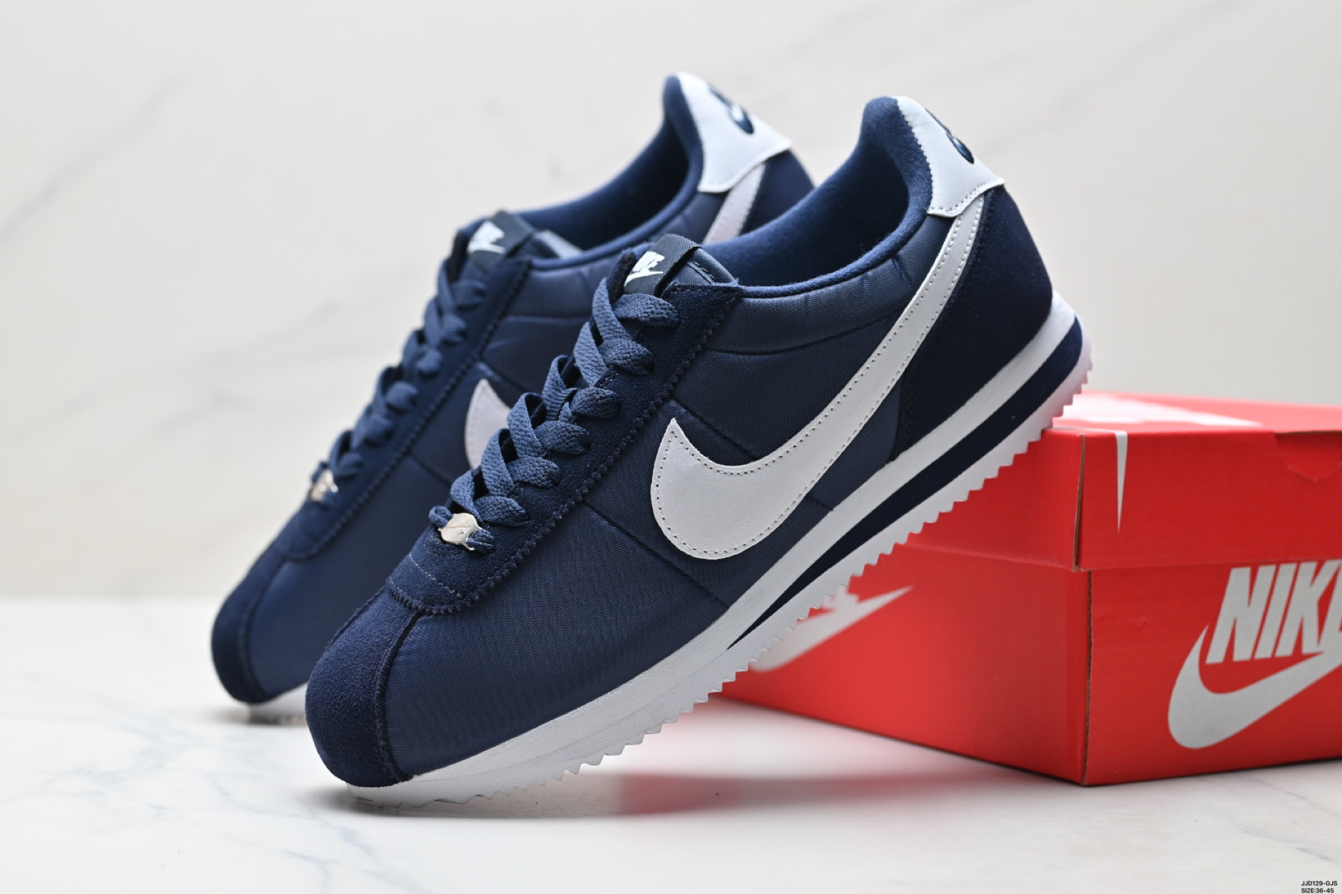 Nike Classic Cortez Basic SL耐克经典轻便舒适男子阿甘鞋休闲跑步鞋运动鞋 905614-100-High Quatity Cheap Brand wholesale wholesaler seller Clothes Bags handbags Sneakers Top Fashion Clothing Shoes from China Factory Chinese suppliers best Quality Beautiful Price Nike Classic Cortez Basic SL耐克经典轻便舒适男子阿甘鞋休闲跑步鞋运动鞋 905614-100