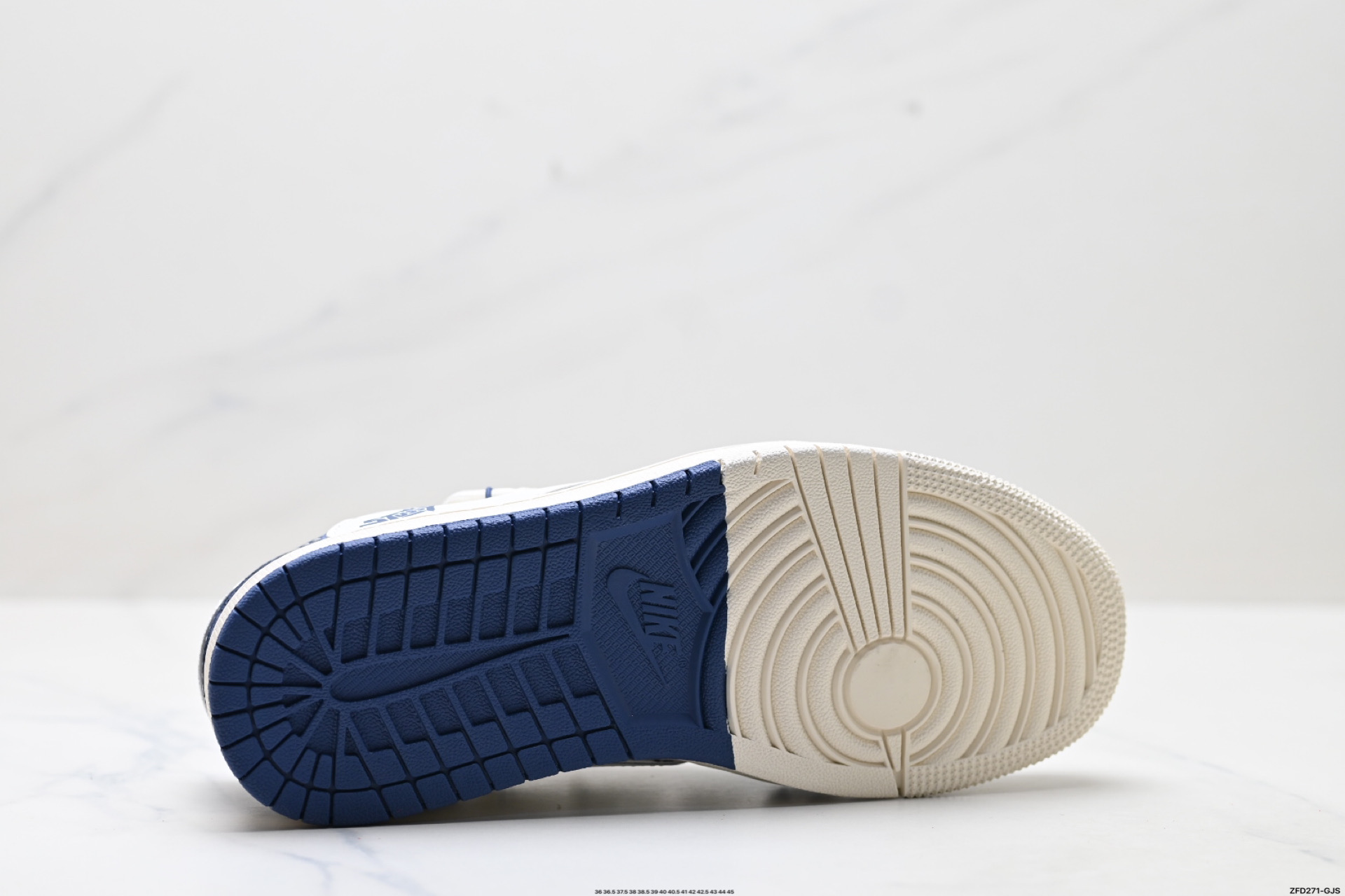 Nike Air Jordan 1 x Travis Scott AJ1倒勾 乔一倒钩 ‘DIY’定制 耐克 低帮文化篮球鞋 DM6868-111