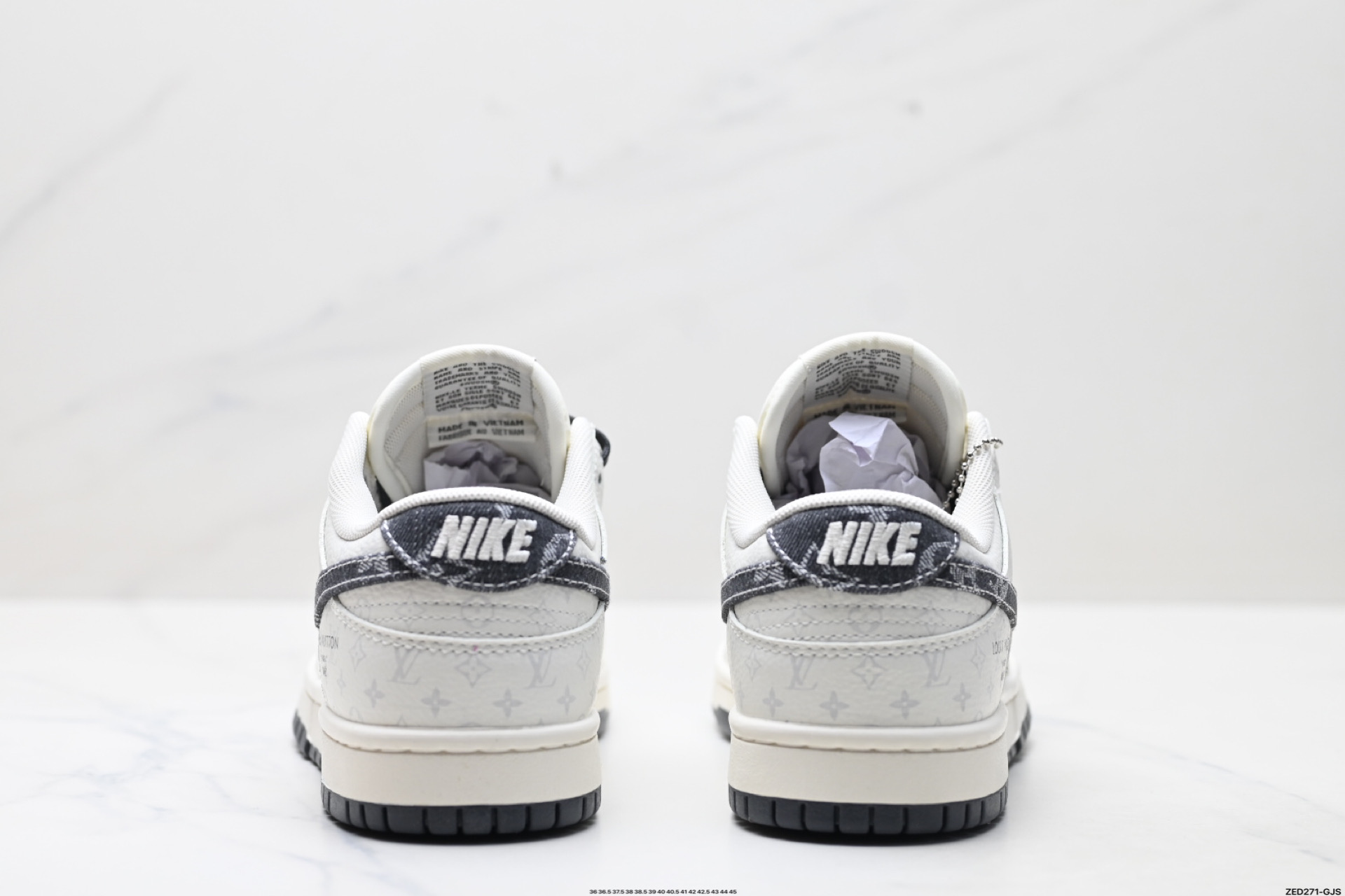 Nike Dunk Low Retro ‘DIY高端定制’耐克 低帮休闲运动板鞋 原装头层材料 用料绝不含糊 独家版型蒸餾加工帶來的是更好的视觉和脚感体验 清洁度 电绣工艺 皮料切割干净无任何毛边 细节完美 SC9772-801 尺码:36 36.5 37.5 38 38.5 39 40 40.5 41 42 42.5 43 44 45 ID:ZED271-GJS