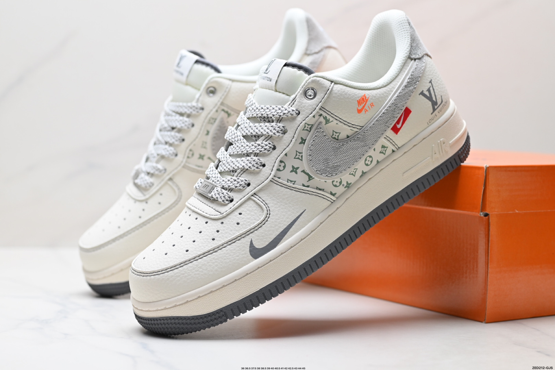 NIKE AIR FORCE 1‘07 LV8 YX5066-346