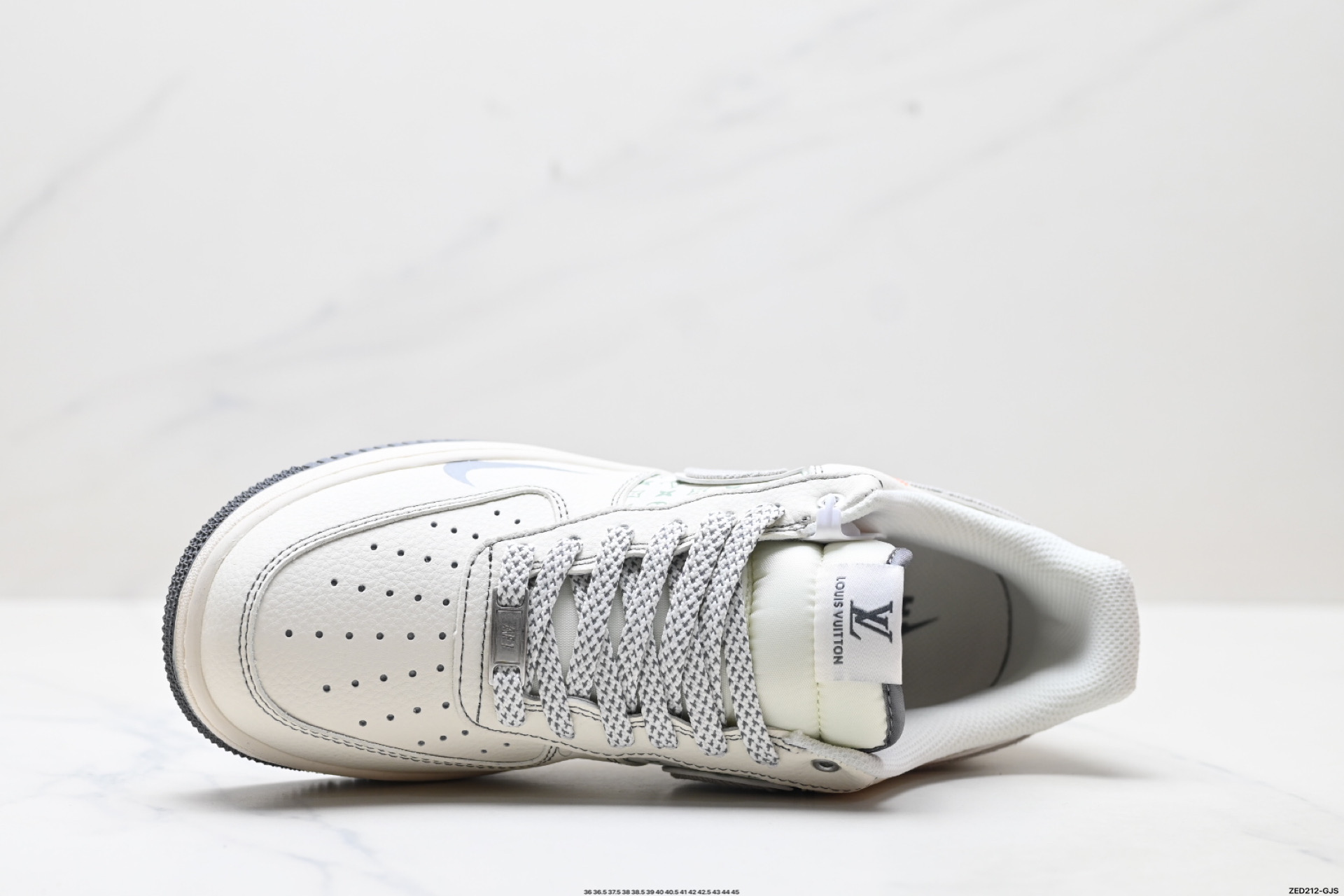 NIKE AIR FORCE 1‘07 LV8 YX5066-346