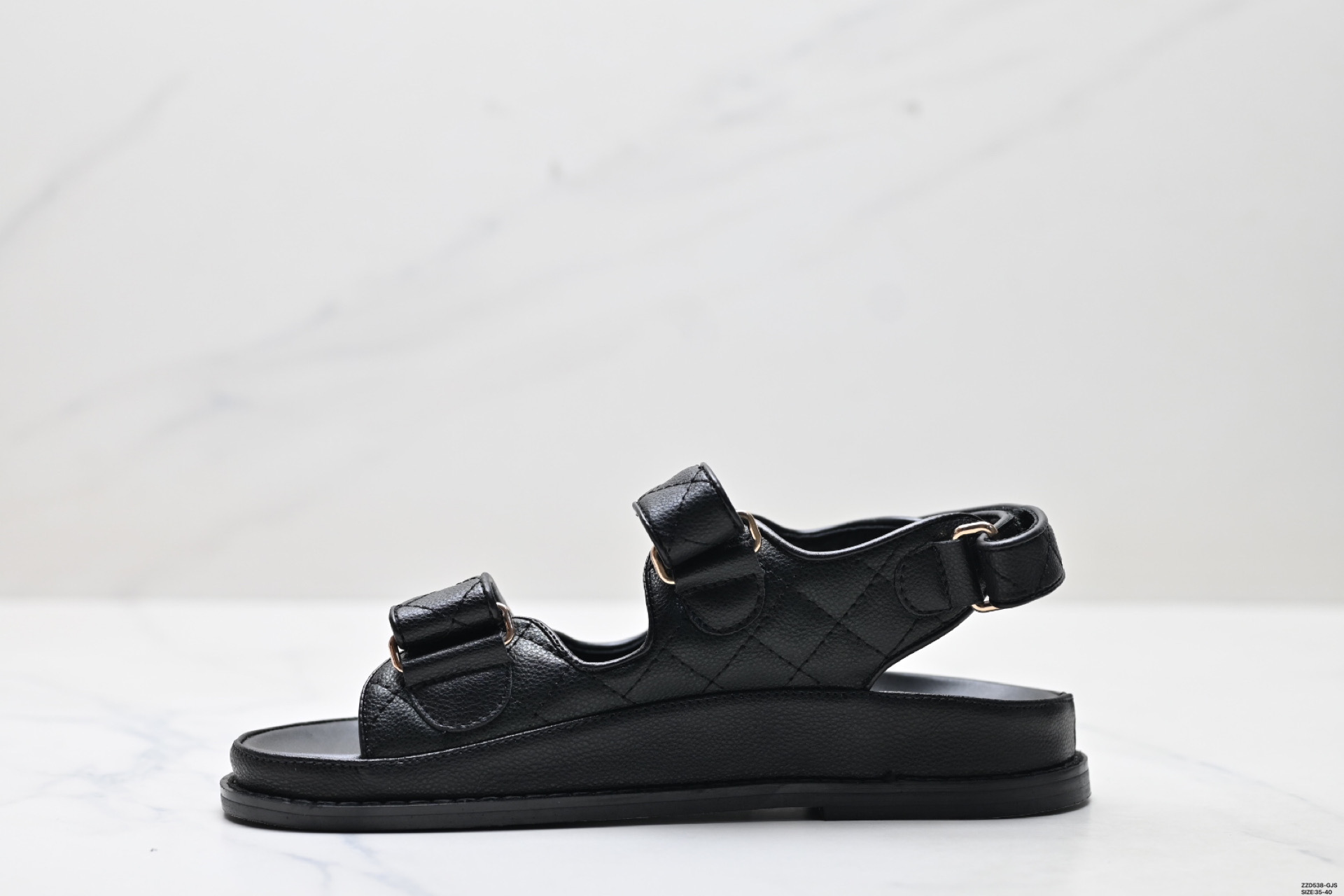 Chanel Sandalias de Cuero con Logotipo, Elegancia y Confort a Cada Paso 4 i1750179308293 8295 0 2