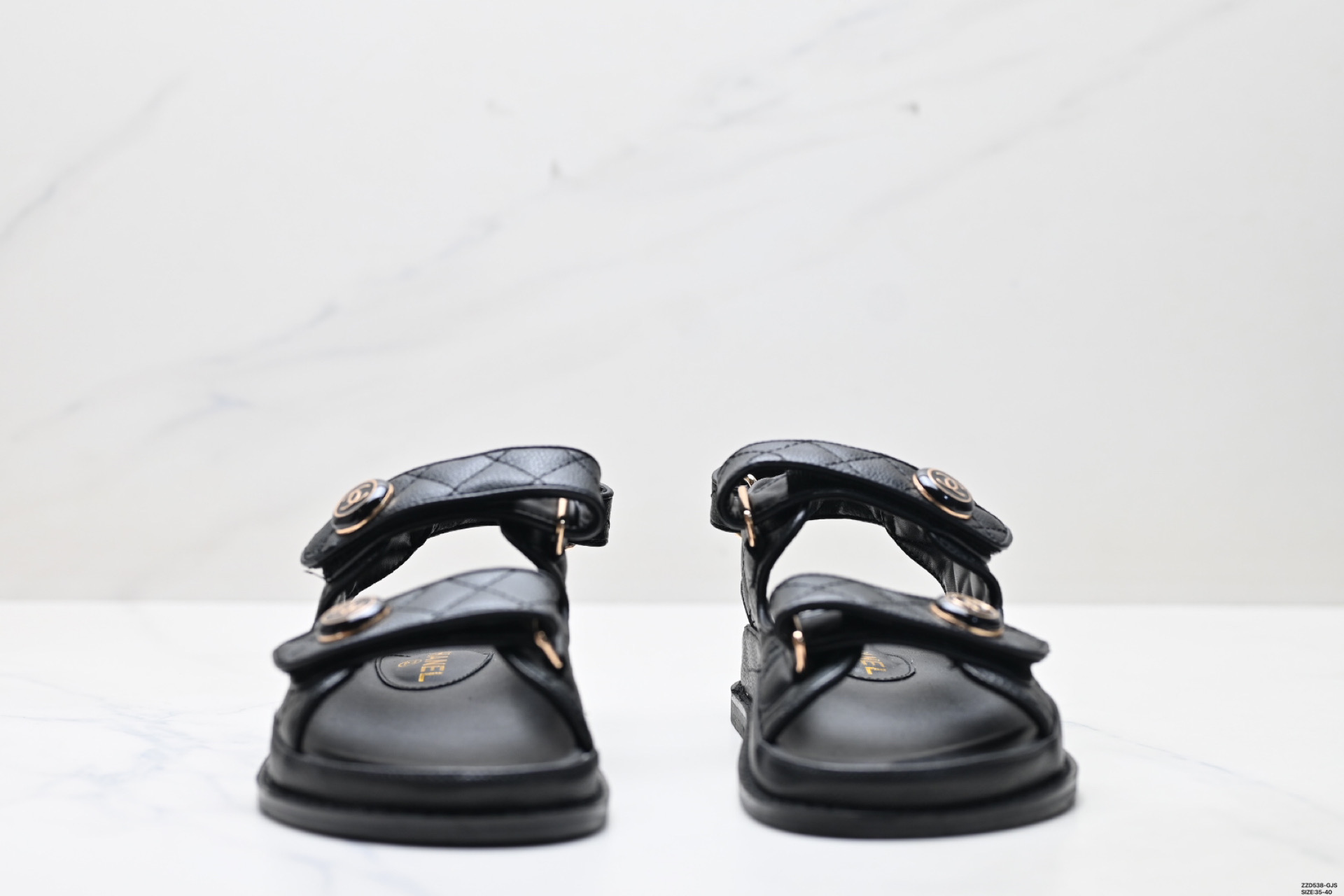 Chanel Sandalias de Cuero con Logotipo, Elegancia y Confort a Cada Paso 8 i1750179308295 4416 0 6