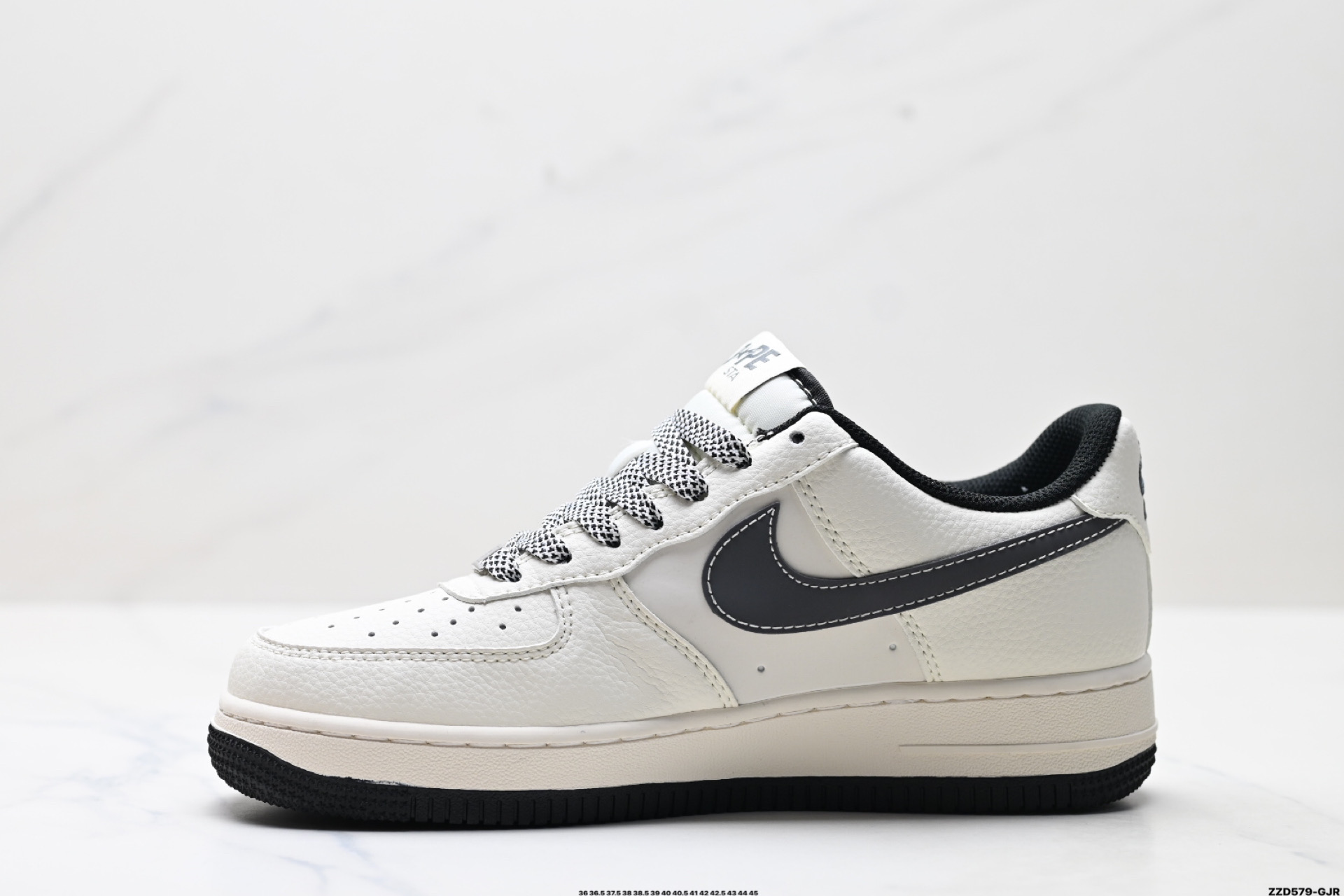 NIKE AIR FORCE 1‘07 LV8 HS8068-009