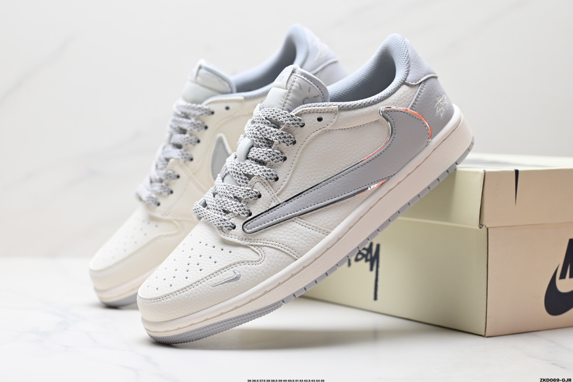 Nike Air Jordan 1 x Travis Scott AJ1倒勾 乔一倒钩 ‘DIY’定制 耐克 低帮文化篮球鞋 ST5696-262