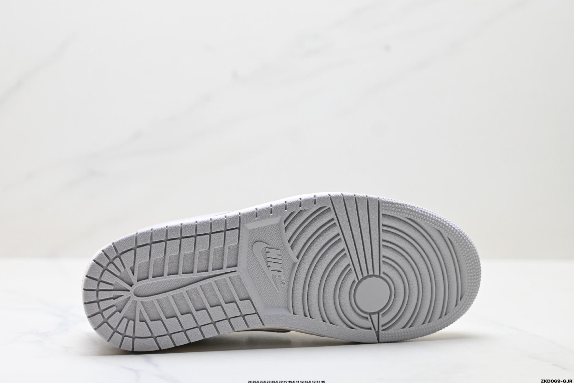 Nike Air Jordan 1 x Travis Scott AJ1倒勾 乔一倒钩 ‘DIY’定制 耐克 低帮文化篮球鞋 ST5696-262