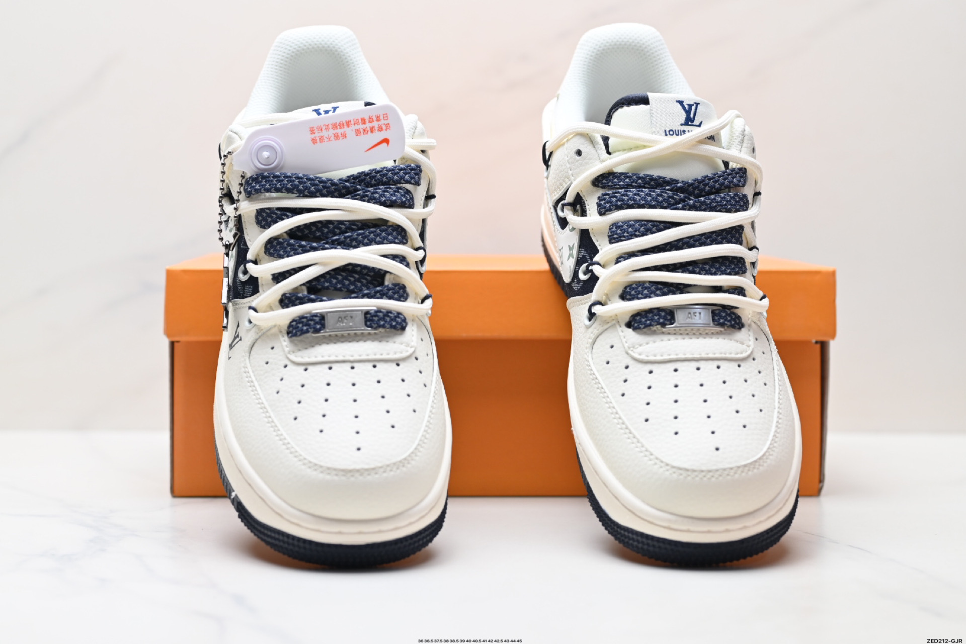 NIKE AIR FORCE 1‘07 LV8 DM6868-098