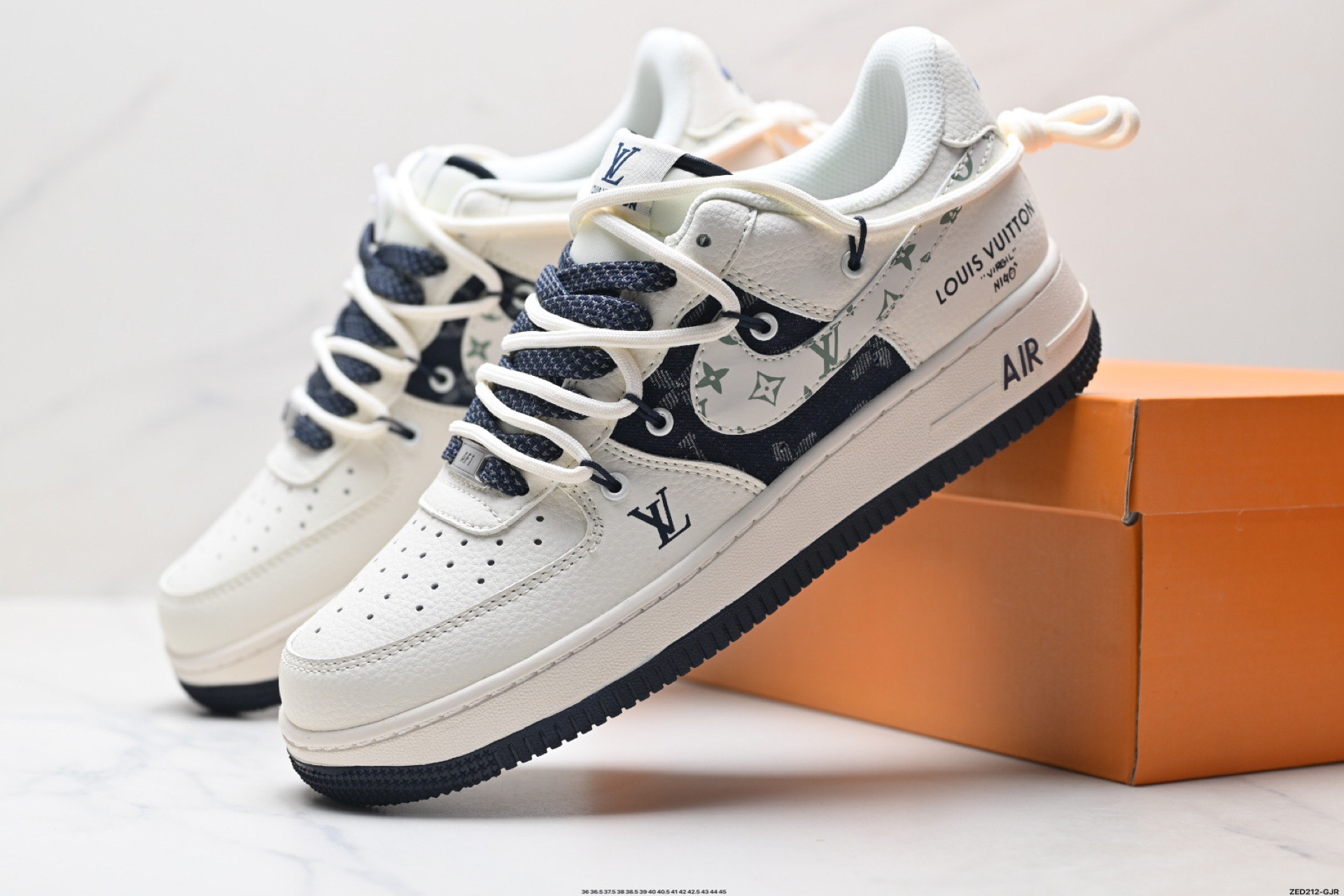 NIKE AIR FORCE 1‘07 LV8 DM6868-098