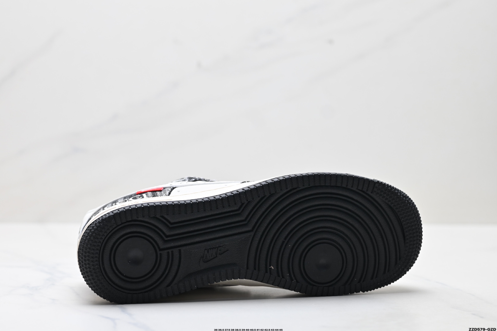 NIKE AIR FORCE 1‘07 LV8 HS8068-011