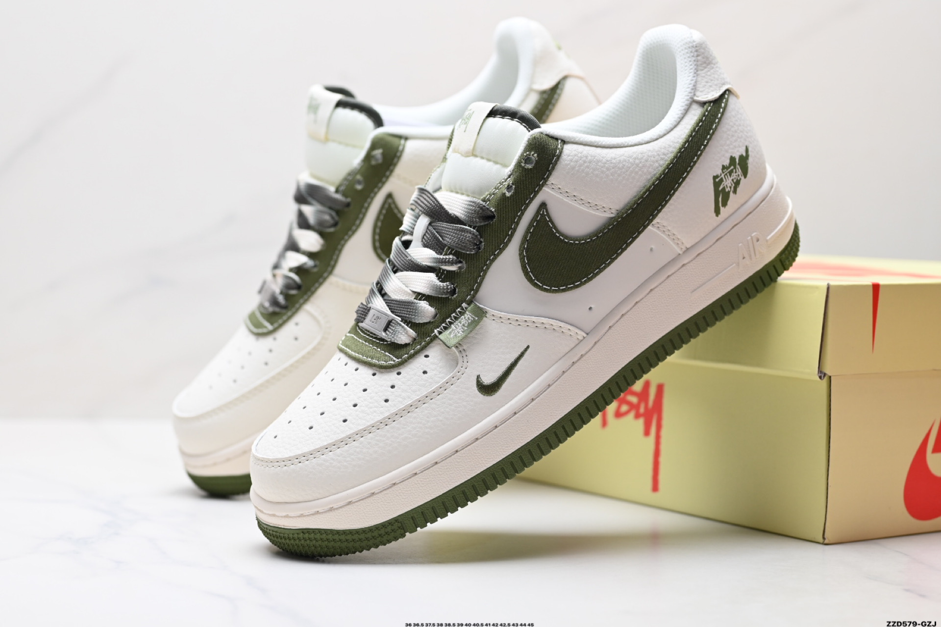 NIKE AIR FORCE 1‘07 LV8 HS8068-014