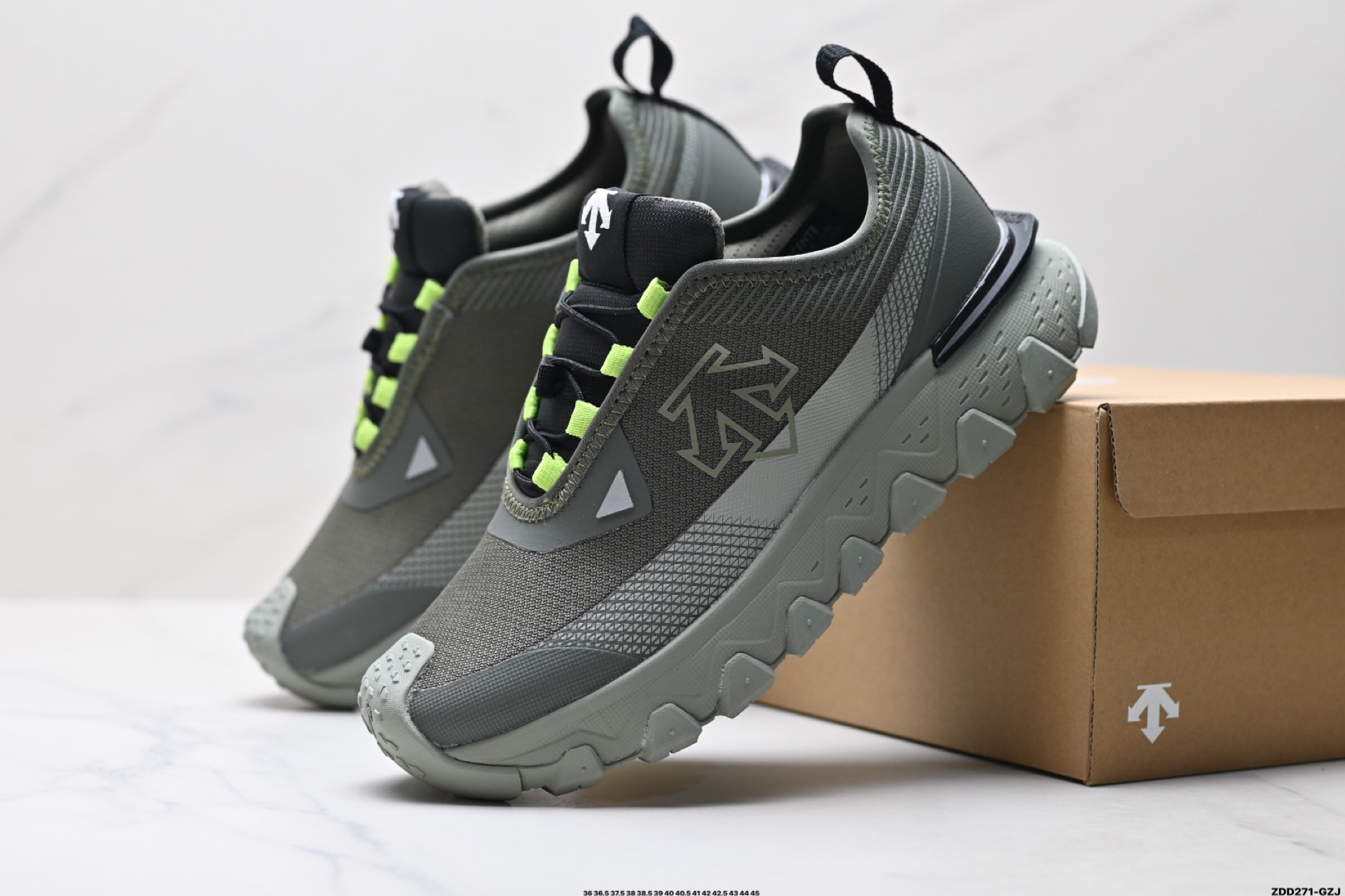 迪桑特DESCENTE SKI STYLE SNOW RISE 舒适柔软 防滑耐磨低帮 登山鞋 D5131SSN51