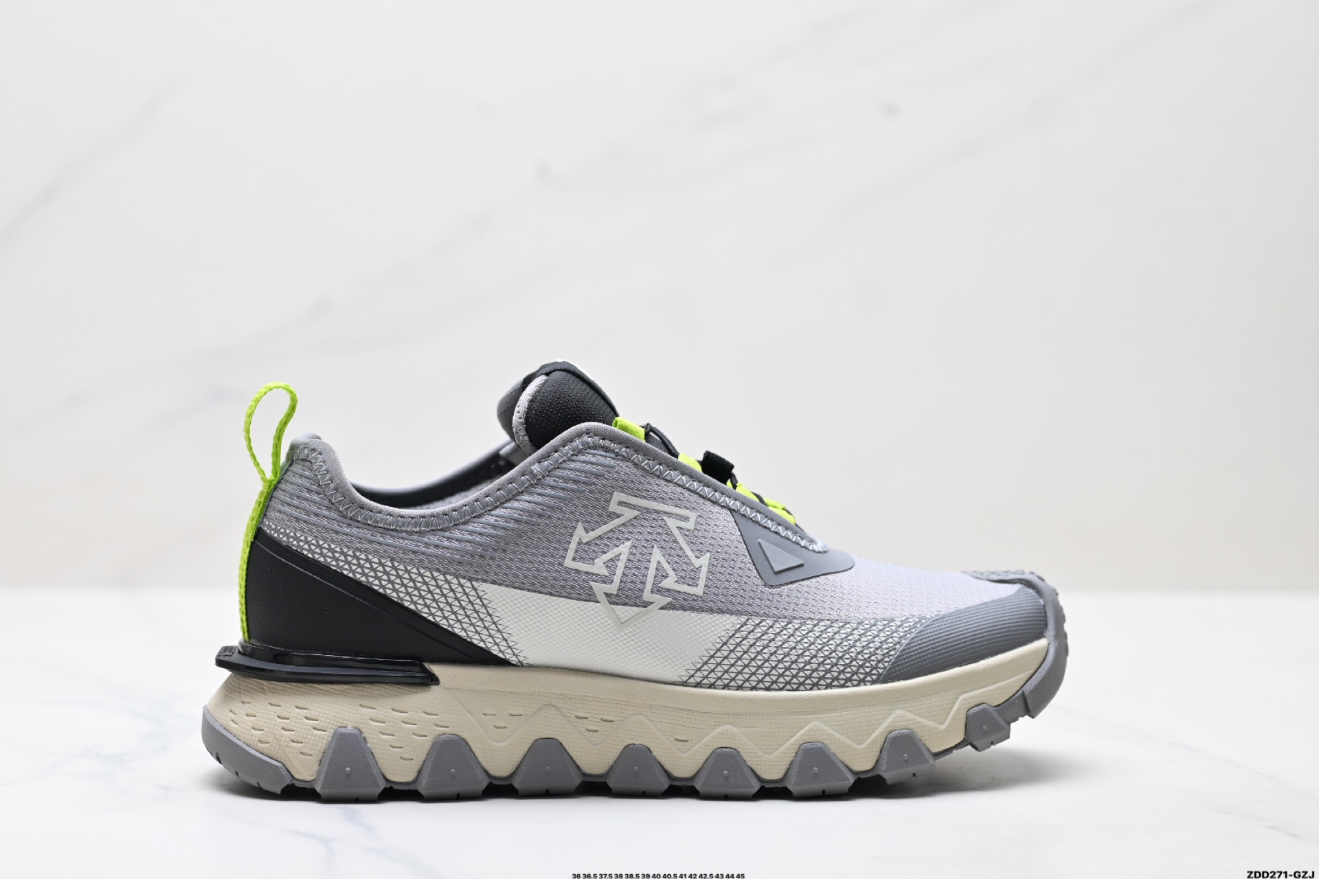 迪桑特DESCENTE SKI STYLE SNOW RISE 舒适柔软 防滑耐磨低帮 登山鞋 D5131SSN51