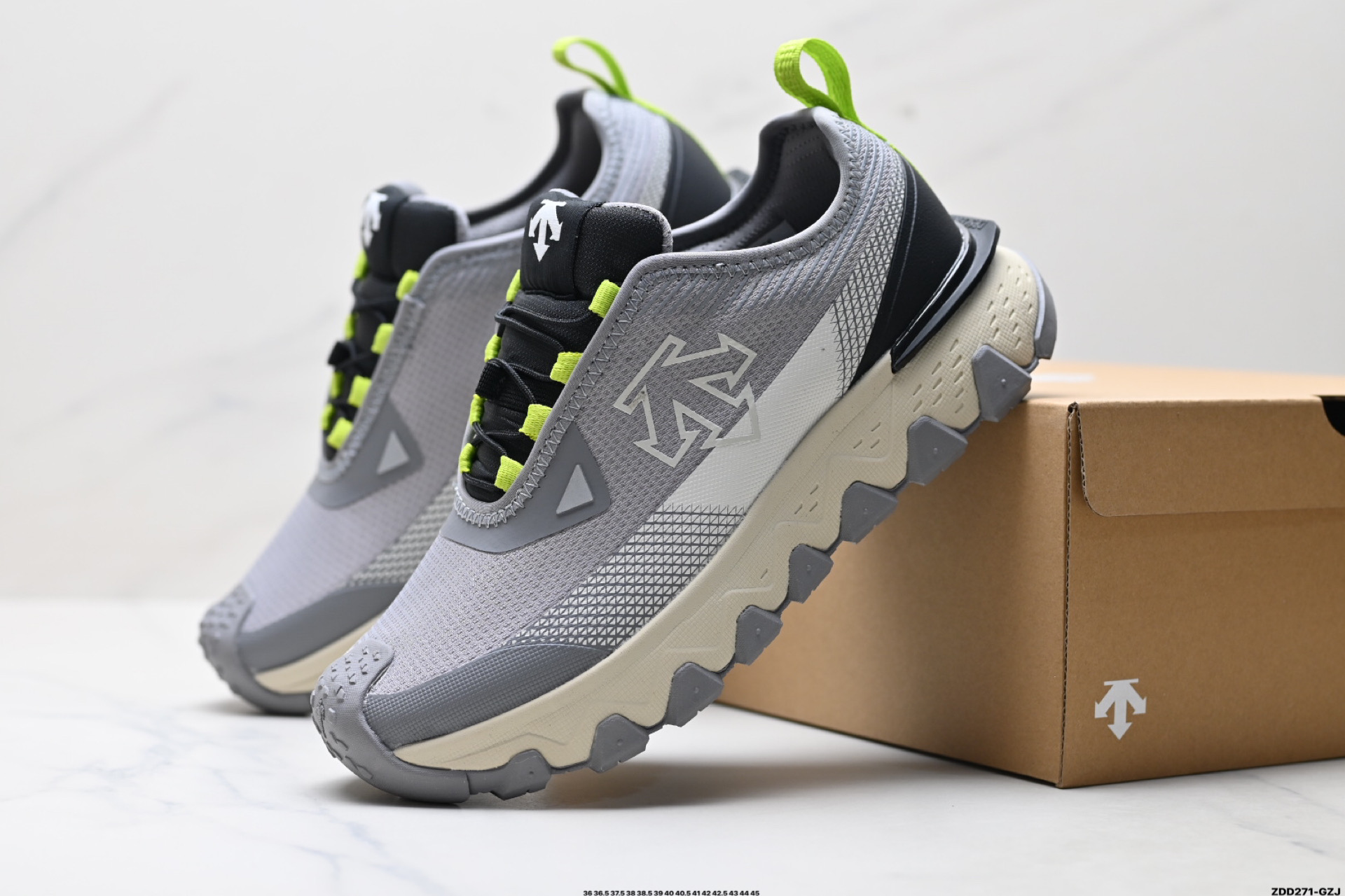 迪桑特DESCENTE SKI STYLE SNOW RISE 舒适柔软 防滑耐磨低帮 登山鞋 D5131SSN51