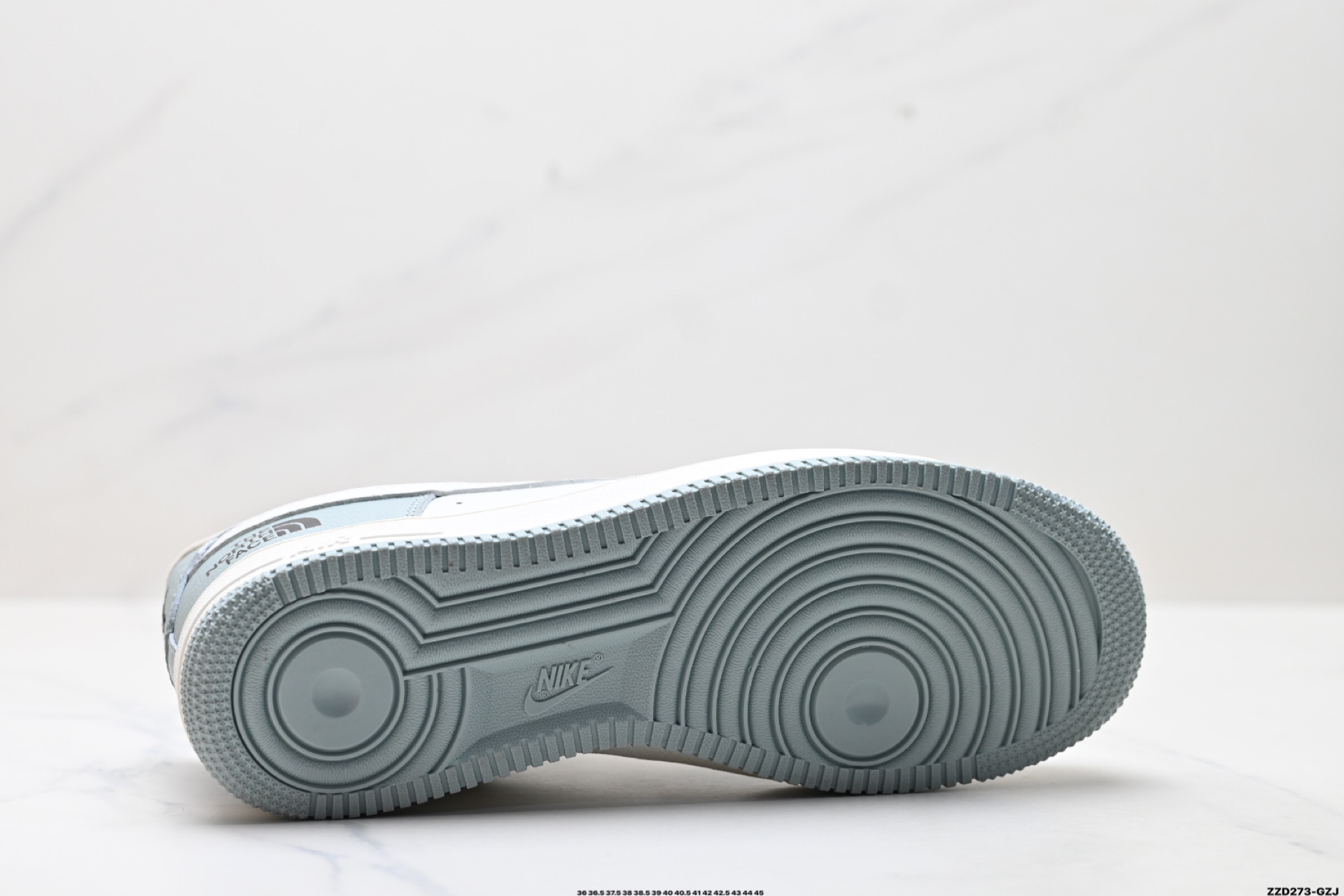 NIKE AIR FORCE 1‘07 LV8 AM1588-003